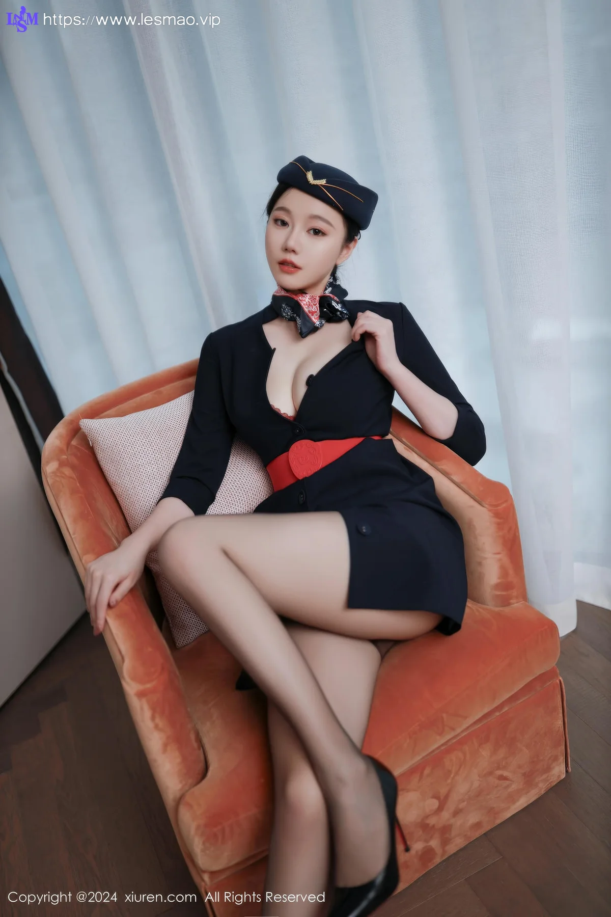 XiuRen 秀人 No.8942 安然anran 深蓝色空姐制服迪拜旅拍 - 14