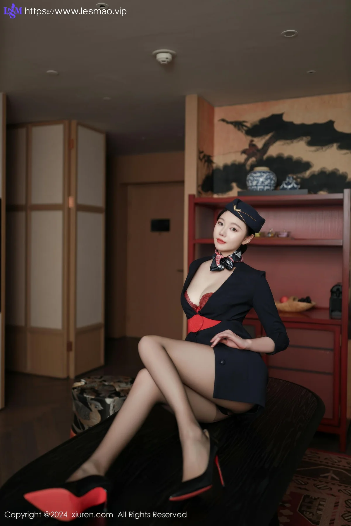 XiuRen 秀人 No.8942 安然anran 深蓝色空姐制服迪拜旅拍 - 25