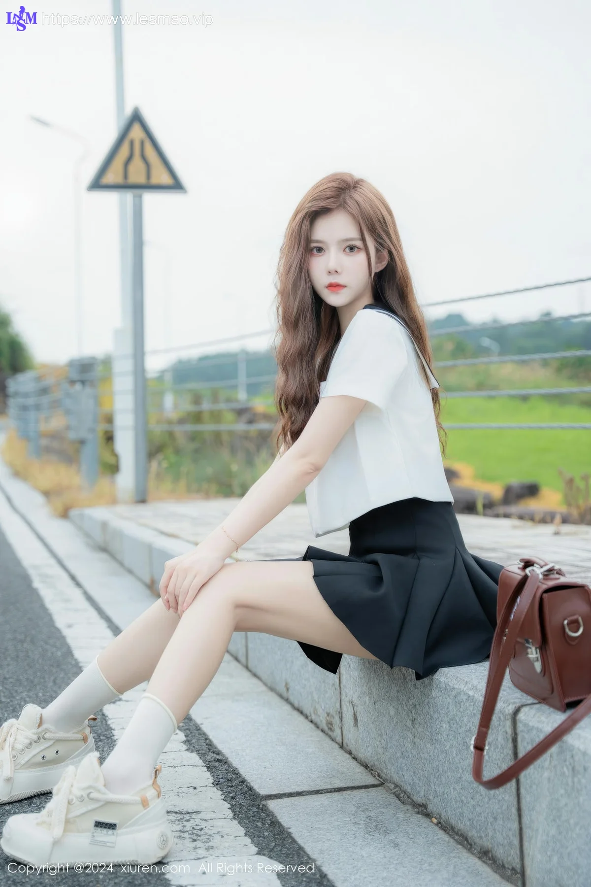 XiuRen 秀人 No.8948 拍黄瓜girl 首套写真JK制服22 - 46