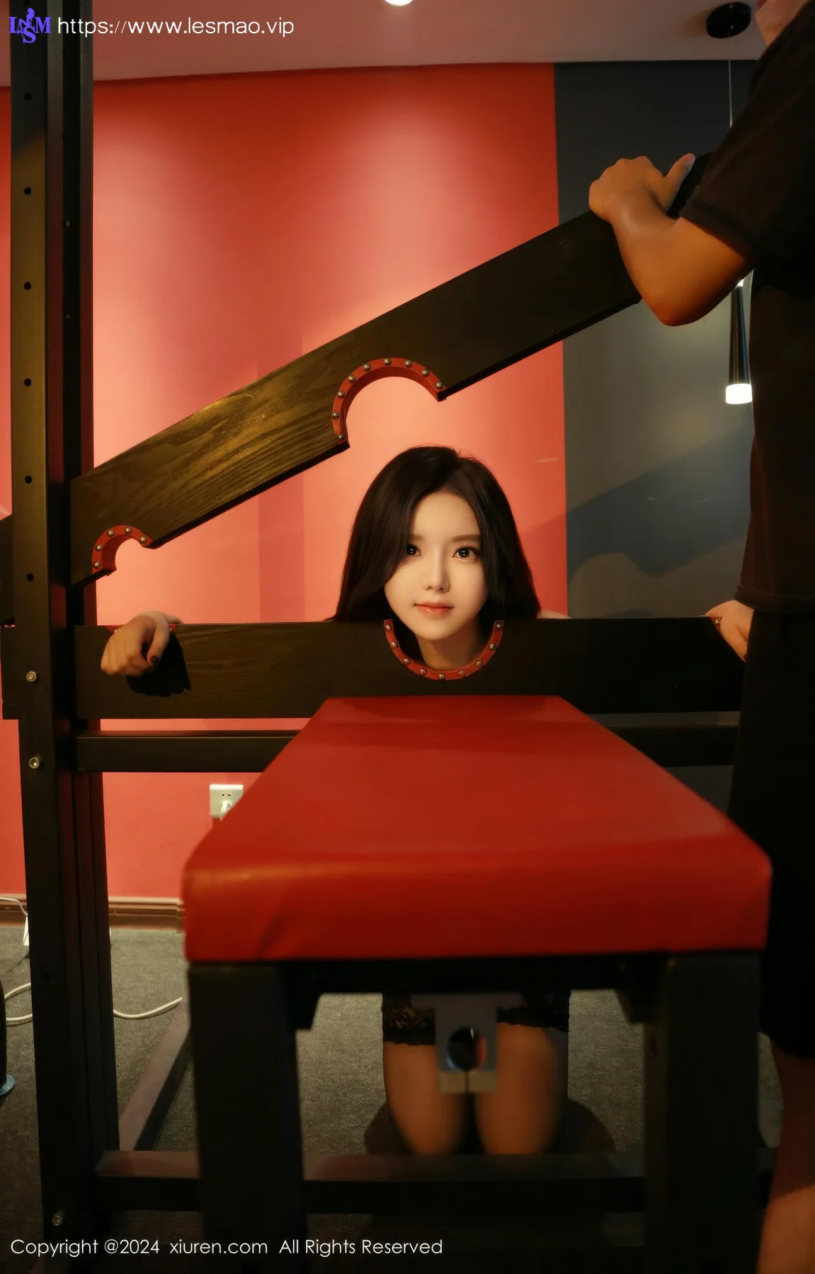 XiuRen 秀人 No.8956 小薯条nienie 魅惑黑丝性感写真11 - 37