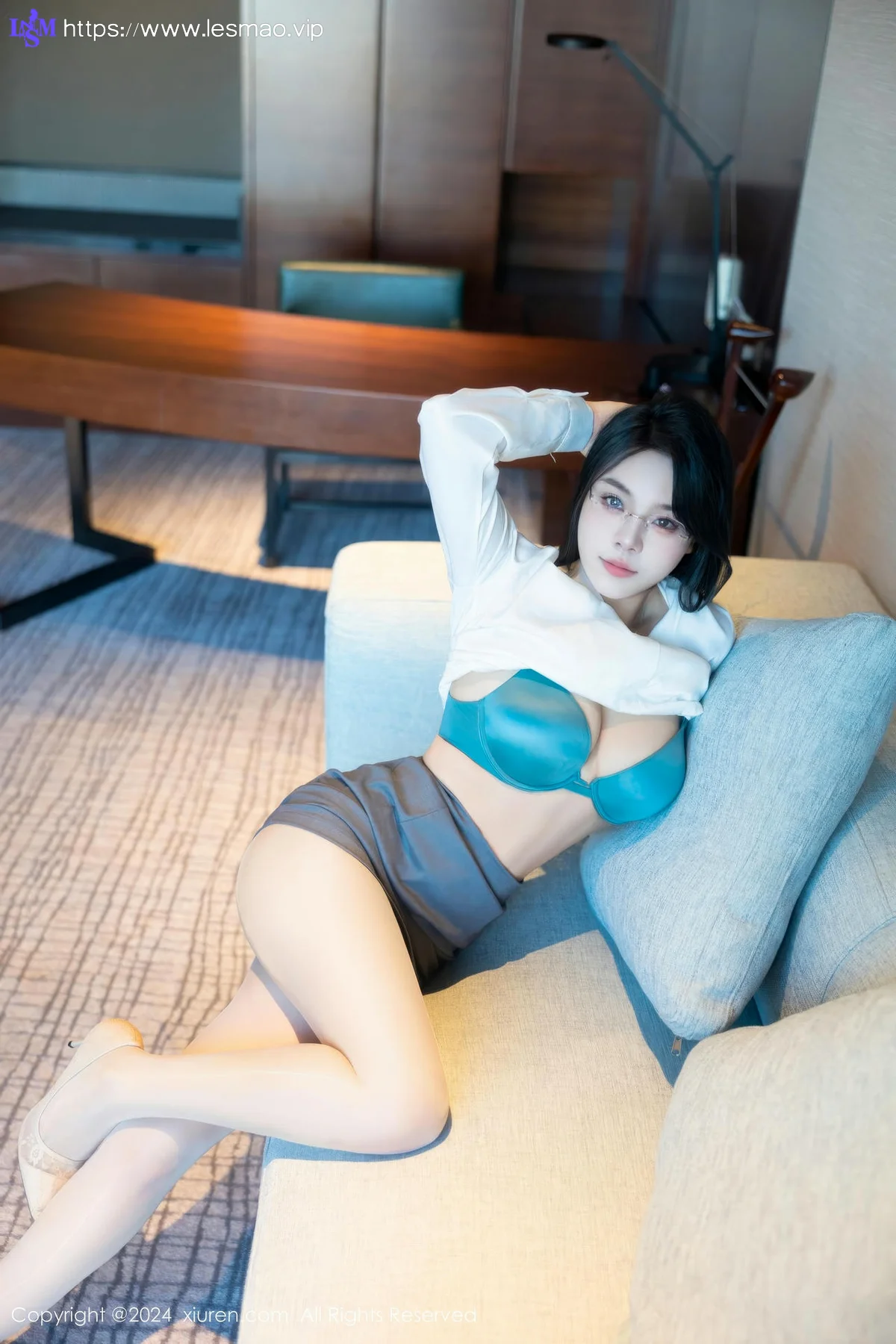XiuRen 秀人 No.8989 麦田 首套写真白色OL2 - 39