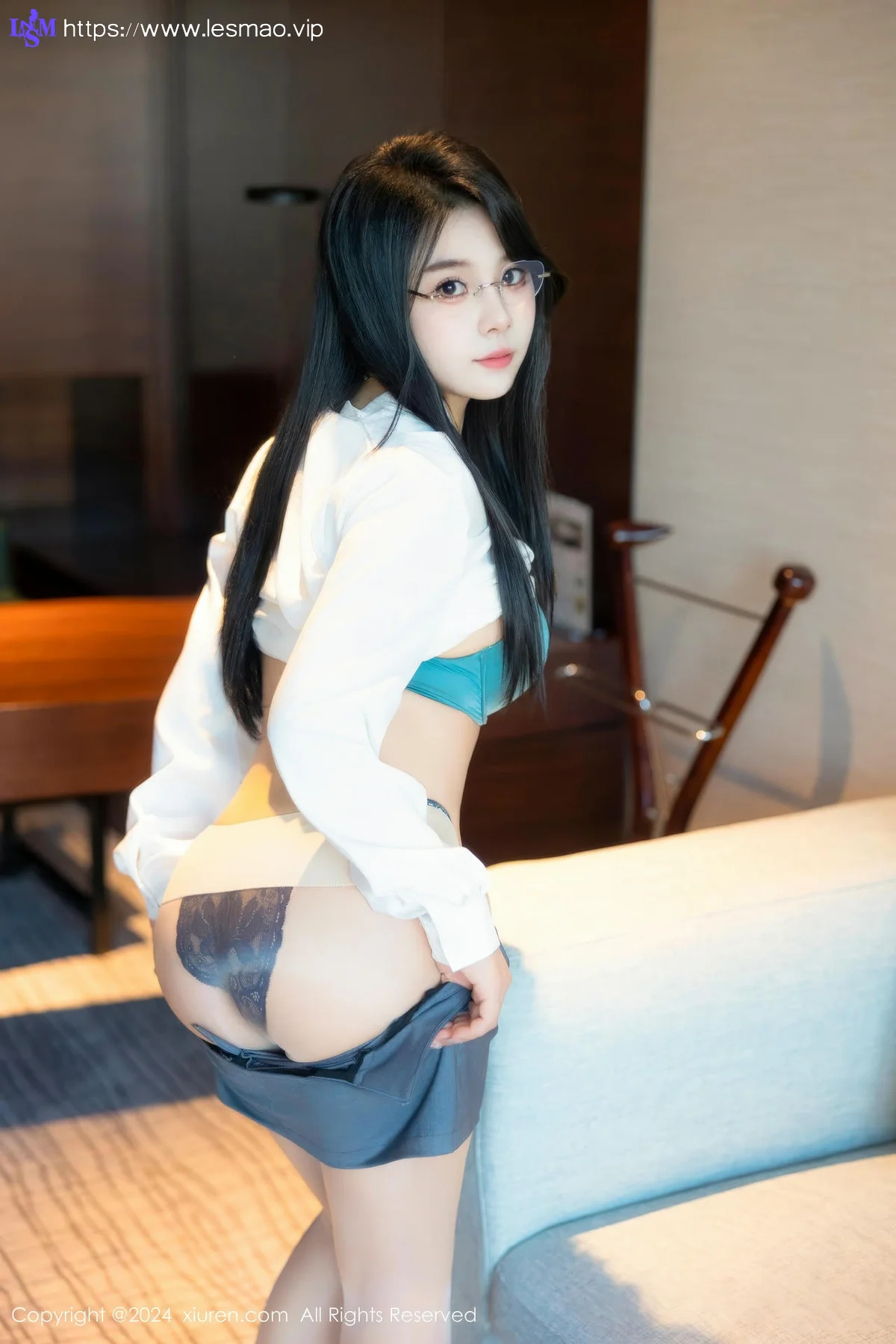 XiuRen 秀人 No.8989 麦田 首套写真白色OL2 - 50