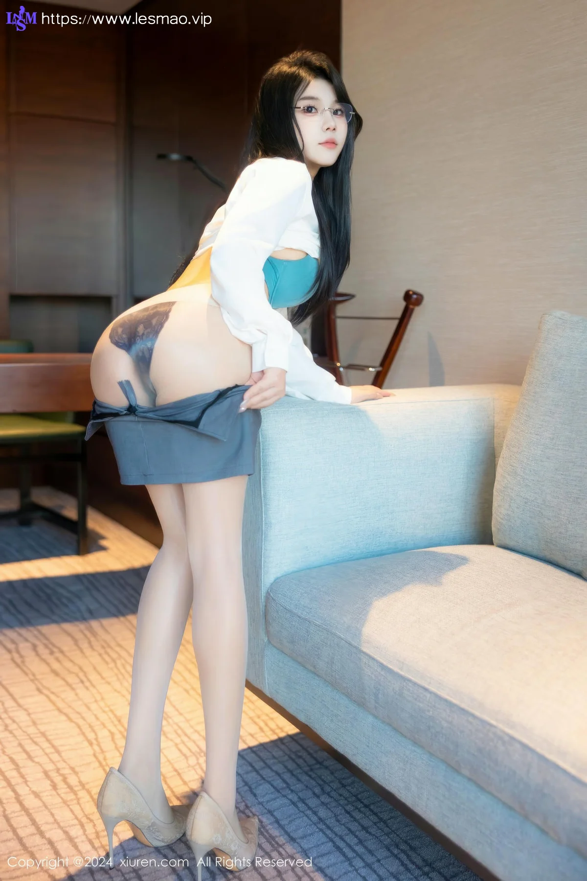 XiuRen 秀人 No.8989 麦田 首套写真白色OL2 - 51