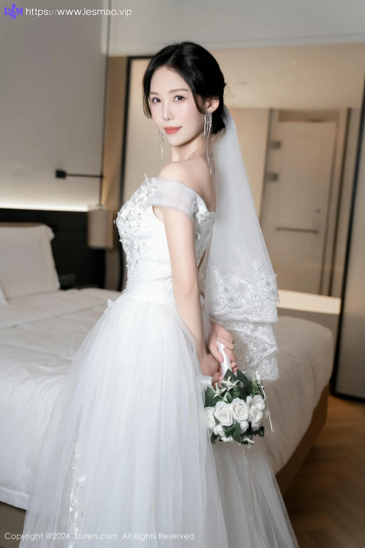 XiuRen 秀人 No.8998 利世 魅惑肉丝性感写真22 - 23