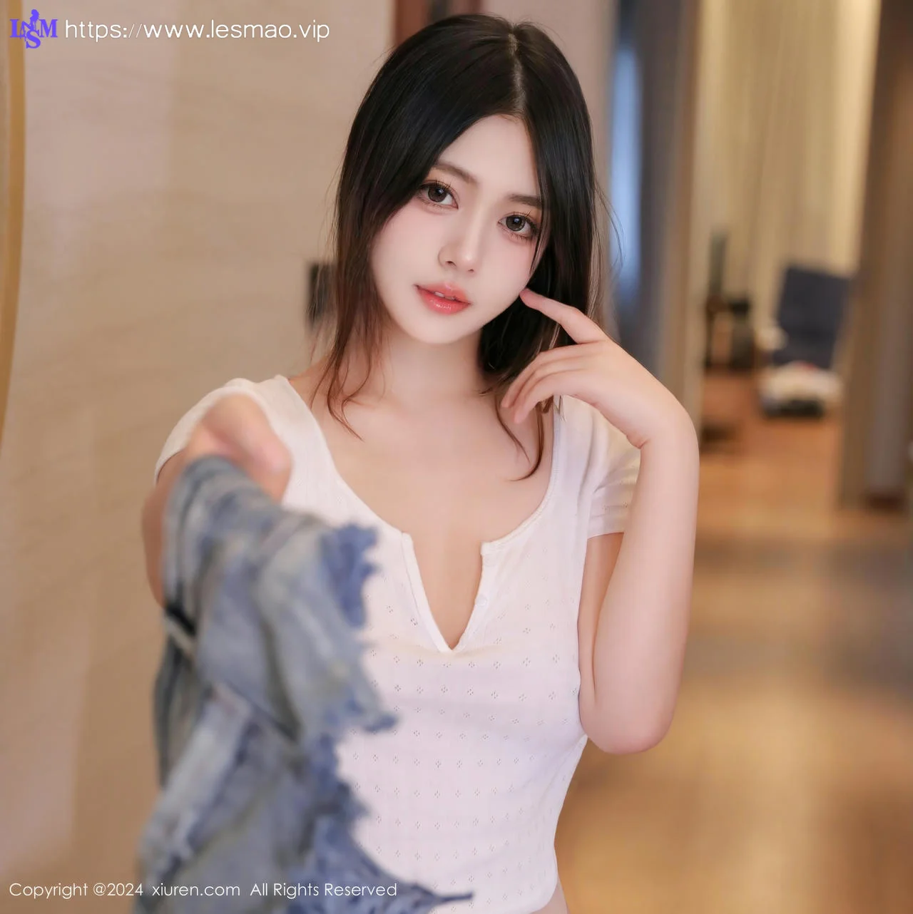 XiuRen 秀人 No.9008 蛋蛋宝 白色T恤性感写真33 - 39
