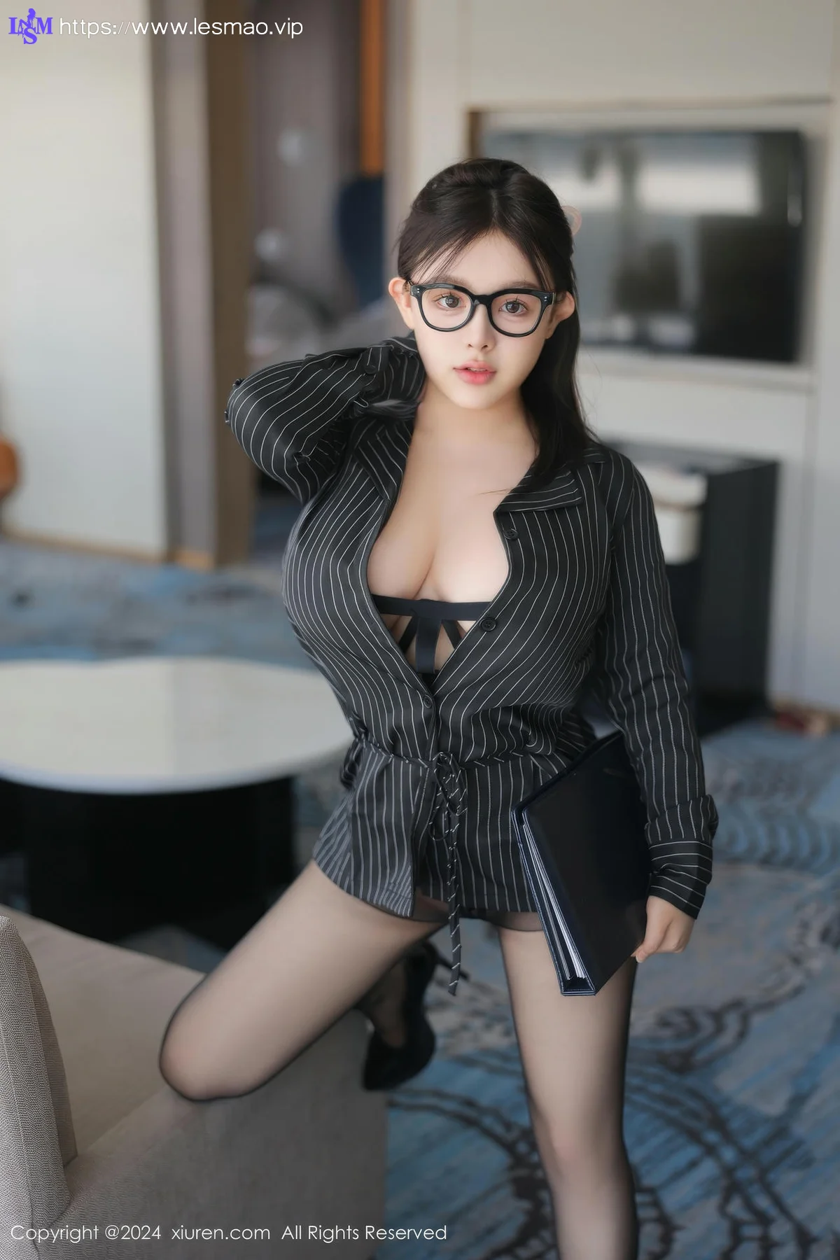 XiuRen 秀人 No.9026 娜娜子yy 黑色OL服饰性感写真1 - 14