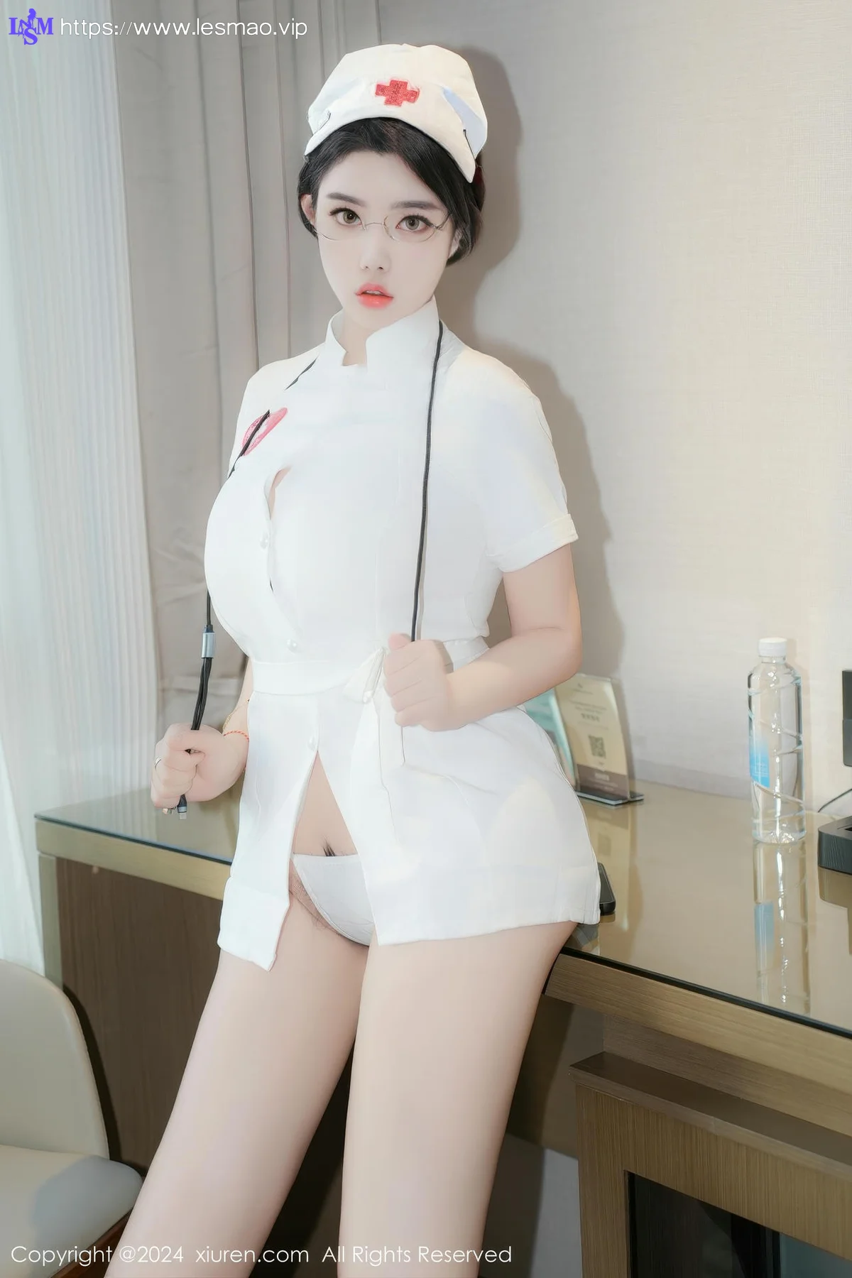 XiuRen 秀人 No.9044 樱桃小犊子 白色情趣护士服性感写真22 - 28