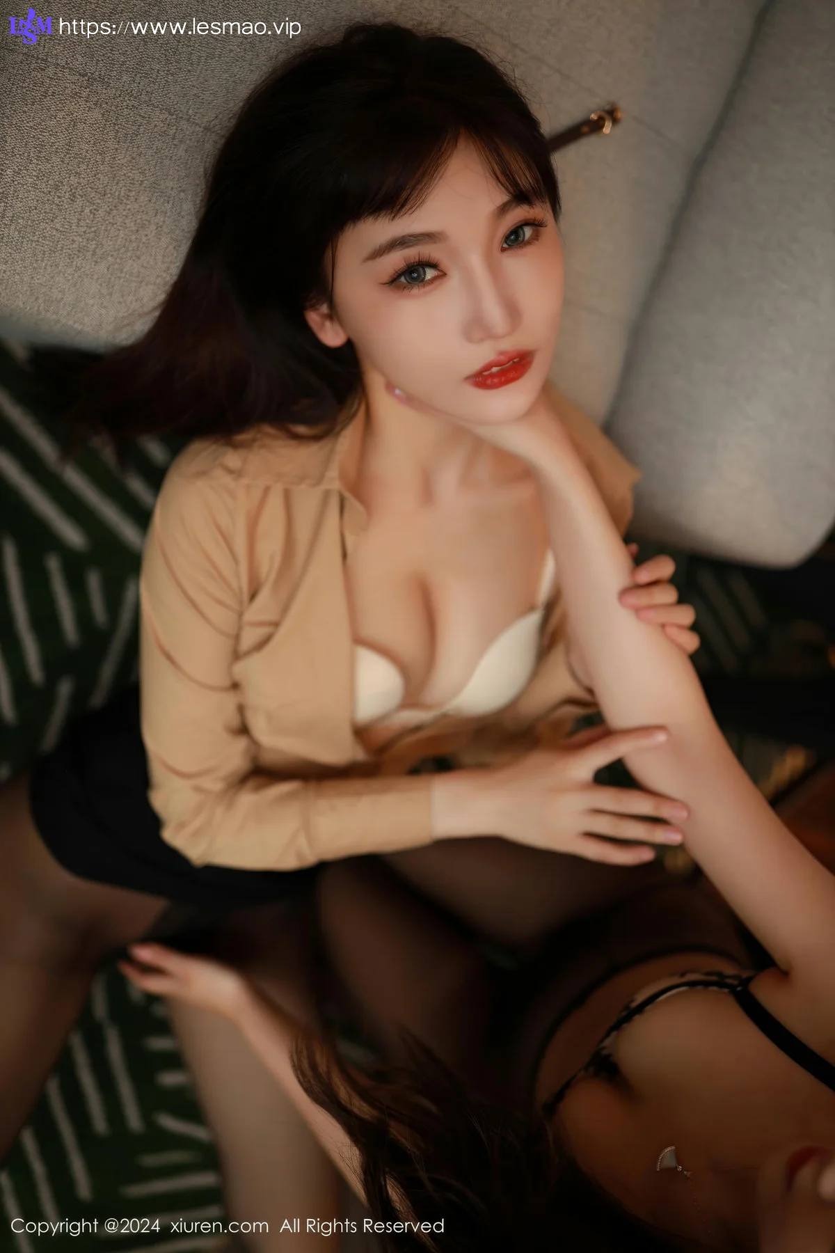 XiuRen 秀人 No.9088 陆萱萱 黑丝OL写真1 - 14