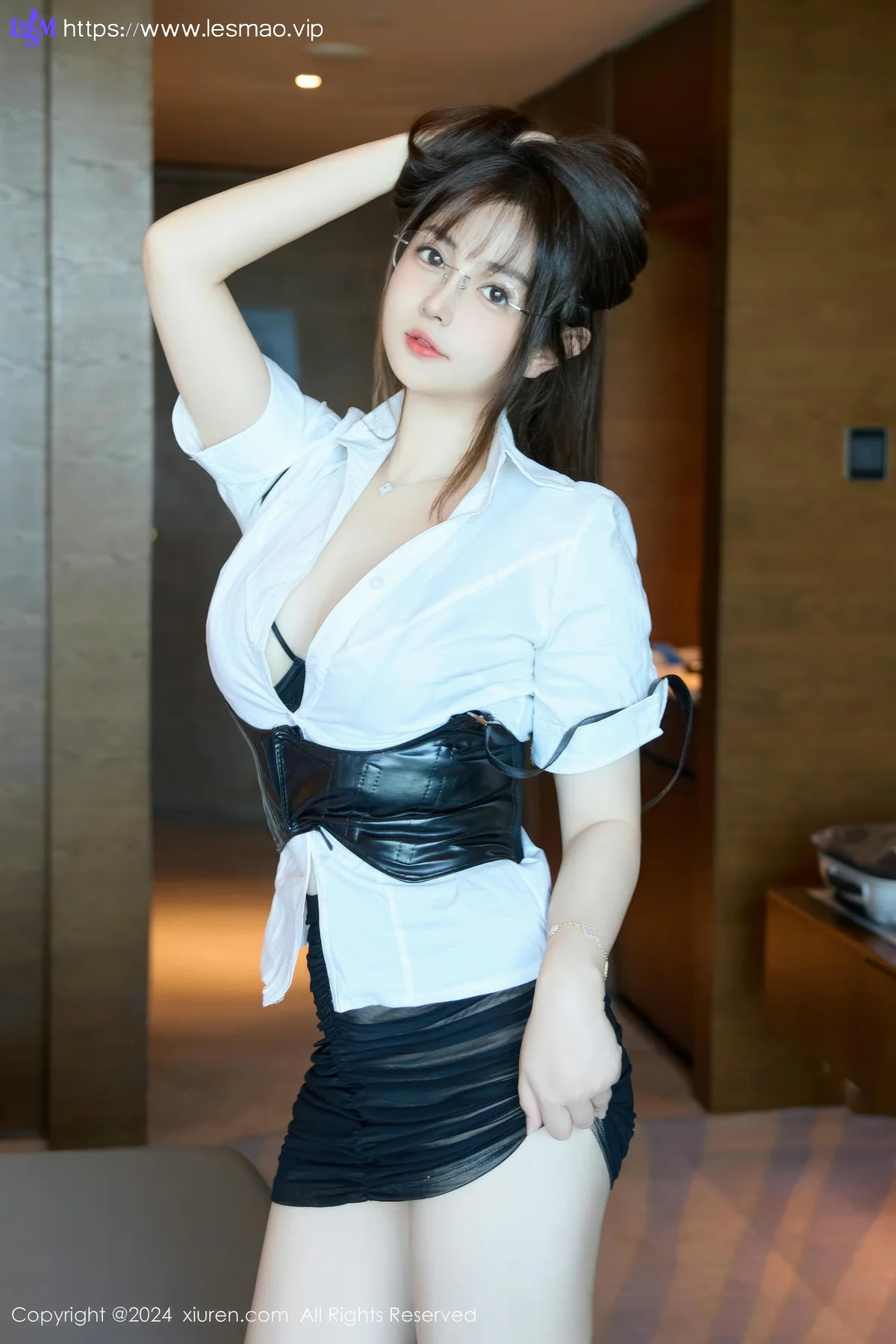 XiuRen 秀人 No.9104 养乐多Doll 白色OL性感写真 - 17