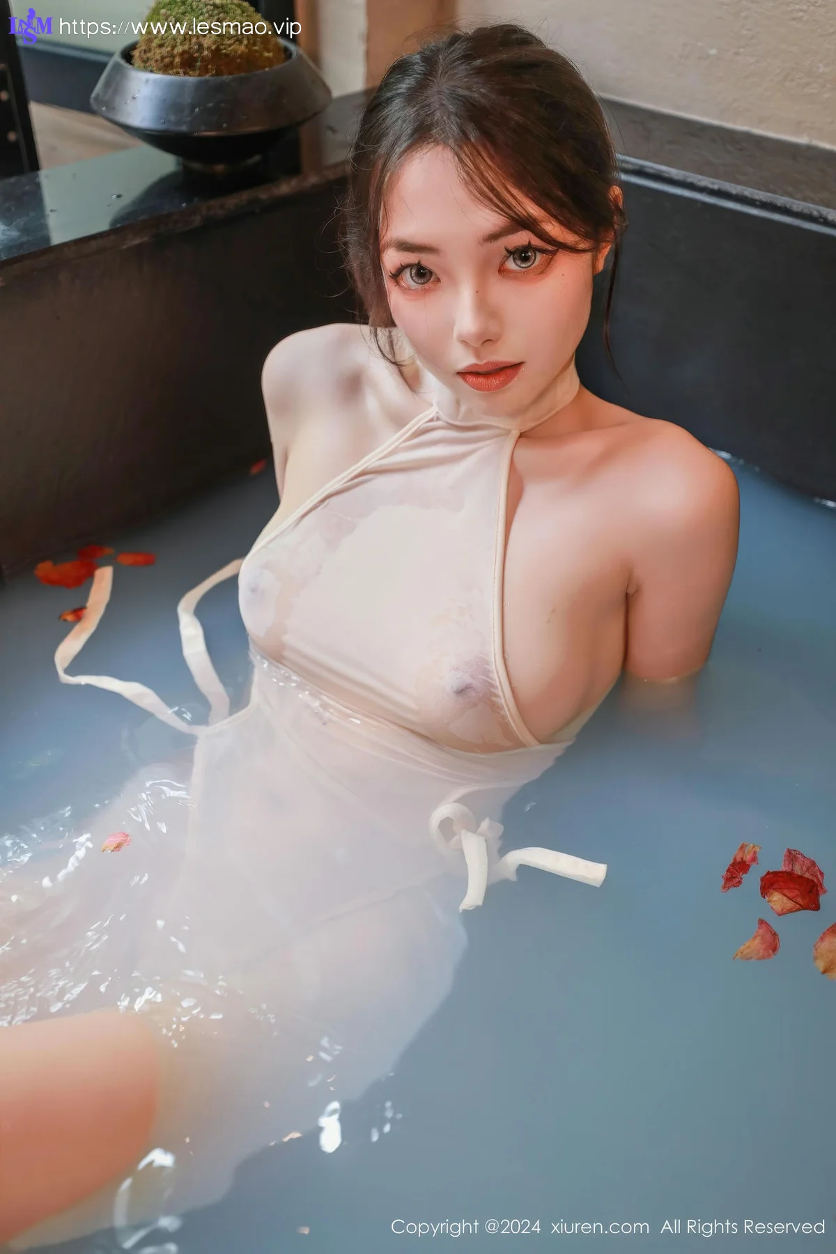 XiuRen 秀人 No.9160 叫我小猫 肉色连体衣旅拍写真 - 39
