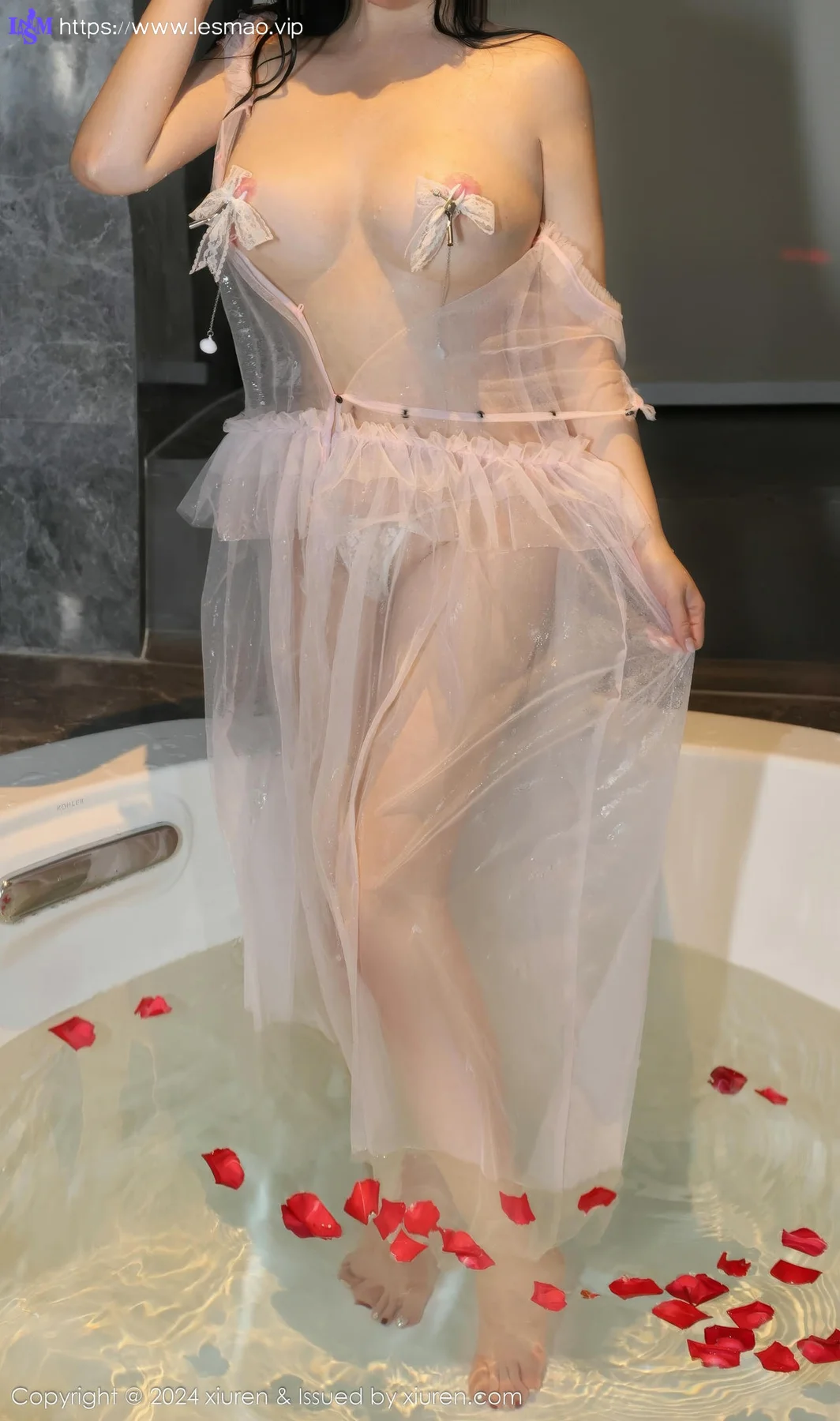 XiuRen 秀人 No.9164 小薯条nienie 户外写真诱惑萝莉 - 58