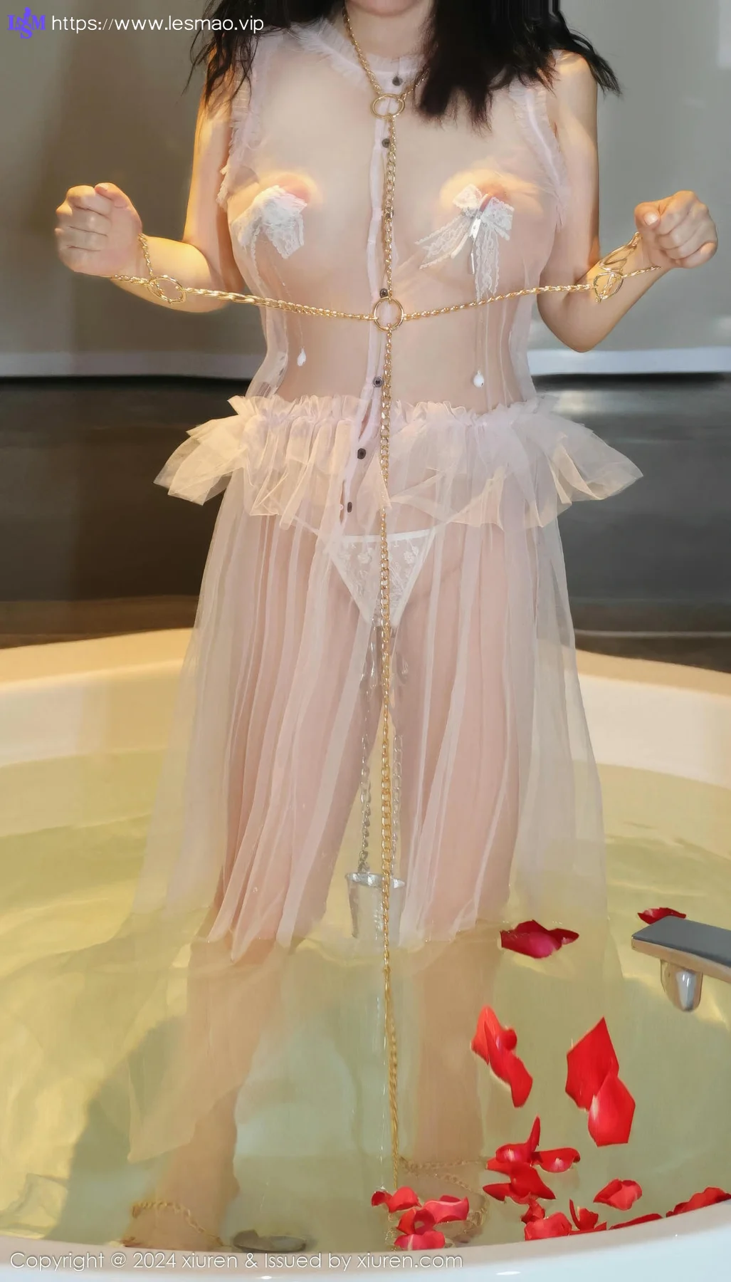 XiuRen 秀人 No.9164 小薯条nienie 户外写真诱惑萝莉 - 67