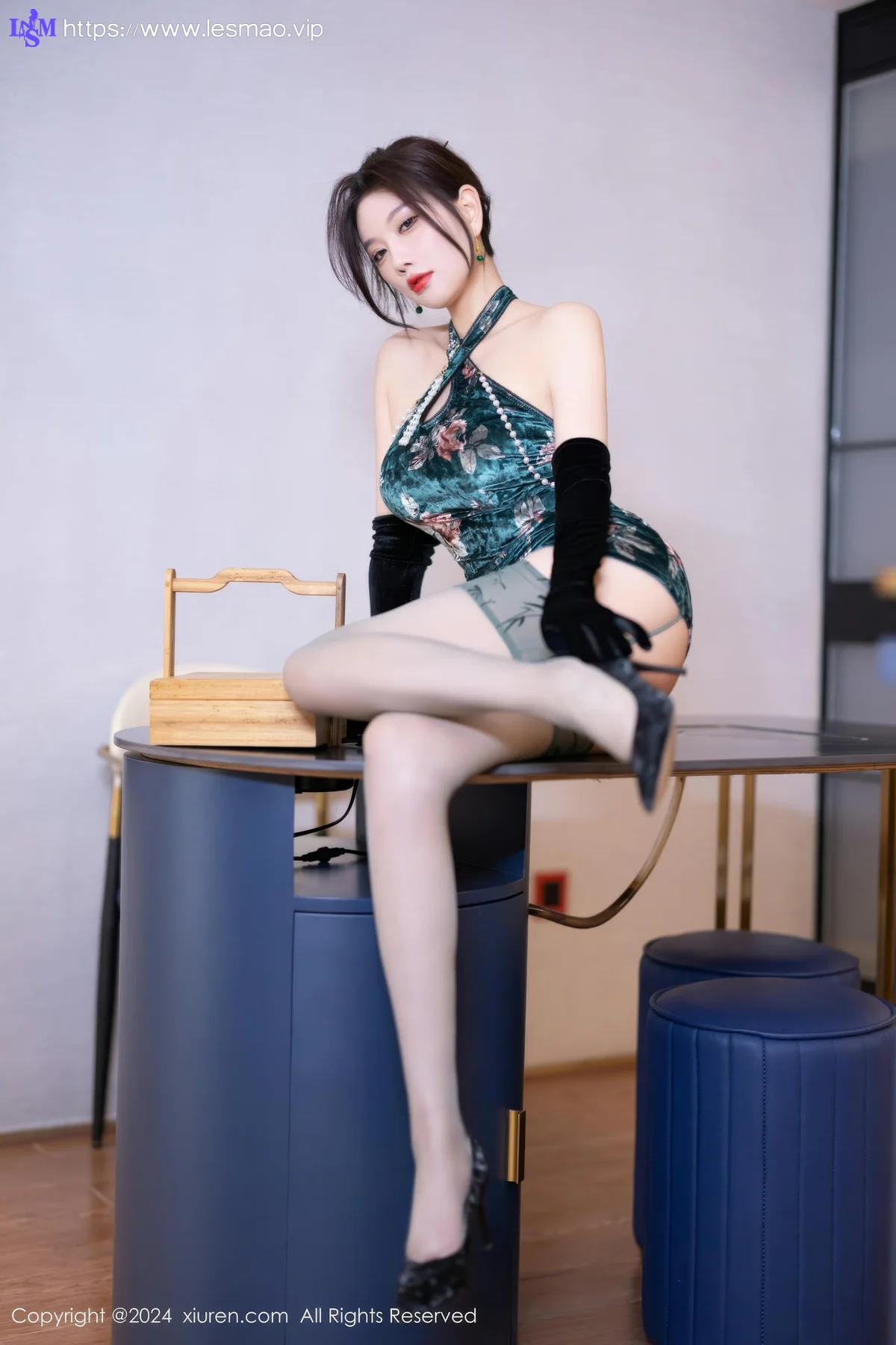 XiuRen 秀人 No.9165 杨晨晨Yome 气质美女私房写真 - 16