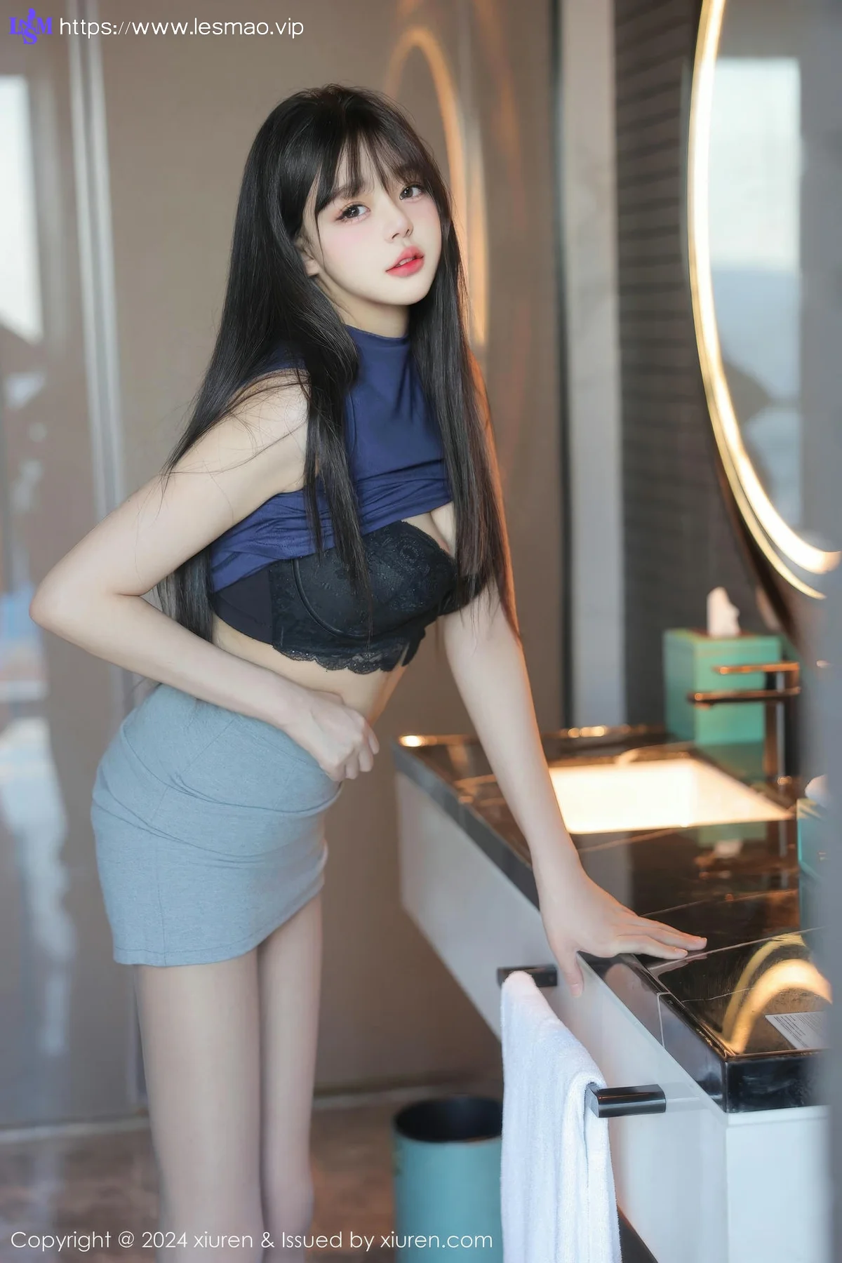 XiuRen 秀人 No.9233 柚柚小奶瓶 巨乳萝莉灰色短裙 - 16