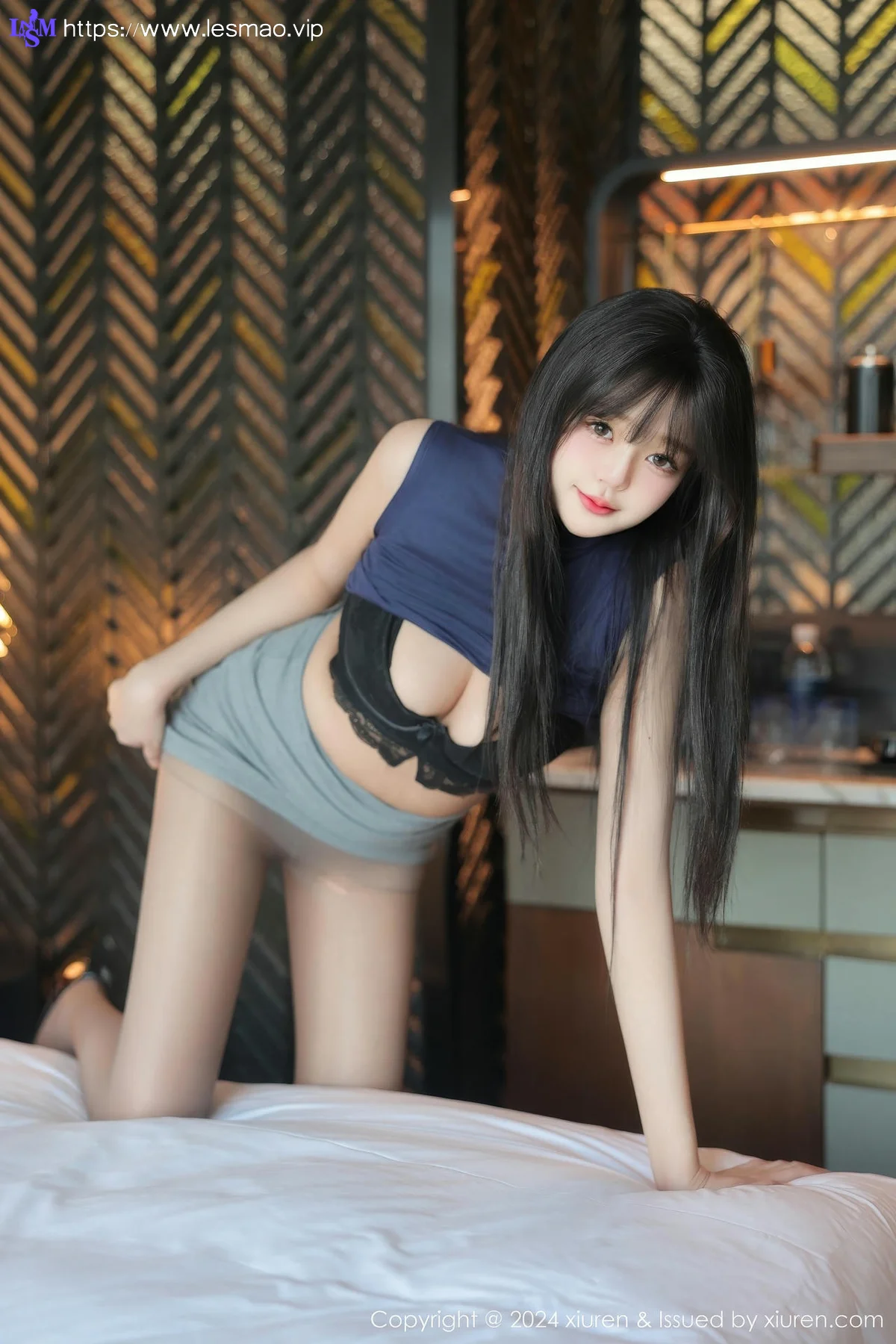 XiuRen 秀人 No.9233 柚柚小奶瓶 巨乳萝莉灰色短裙 - 36