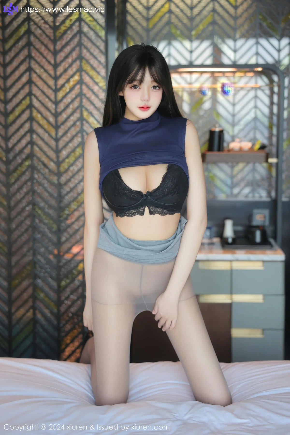 XiuRen 秀人 No.9233 柚柚小奶瓶 巨乳萝莉灰色短裙 - 39