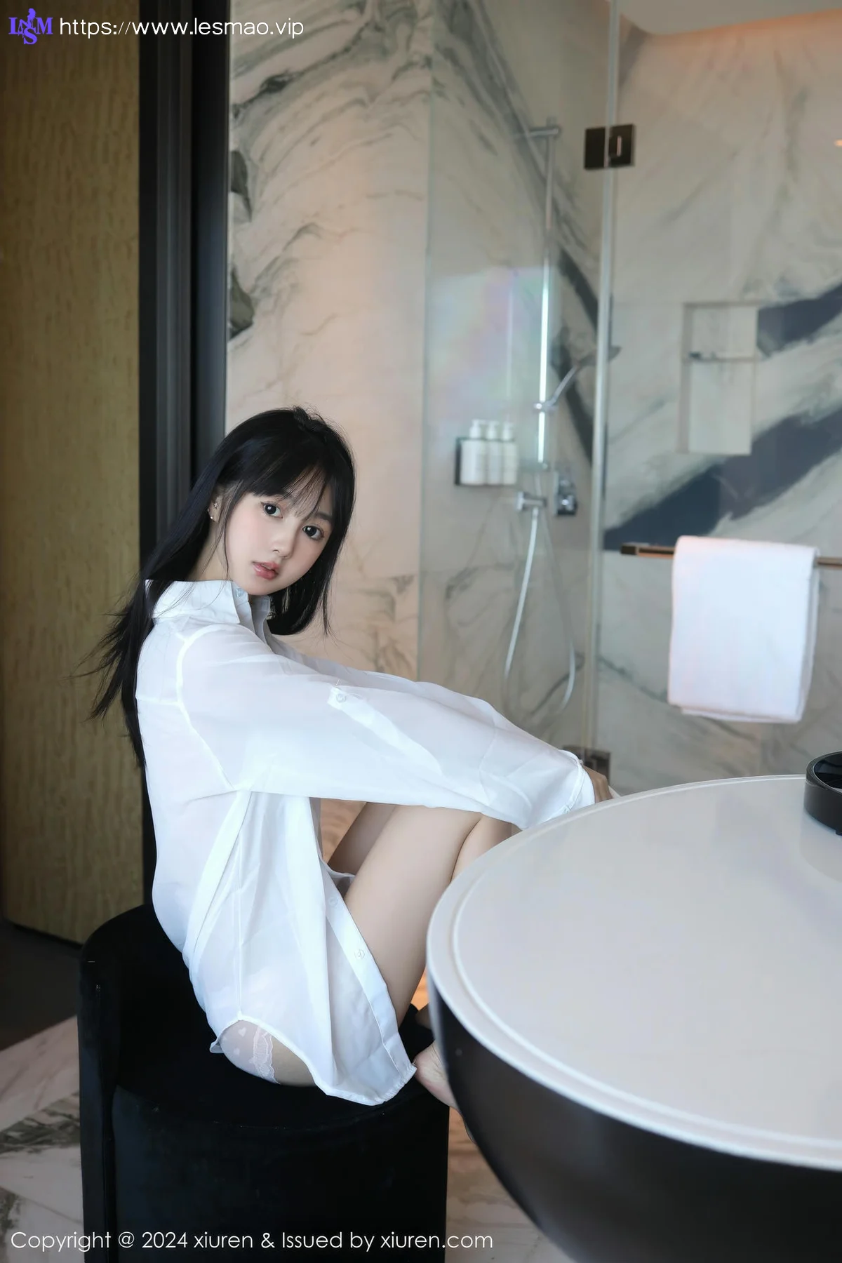 XiuRen 秀人 No.9251 林好好 首套写真白色衬衣萝莉 - 13