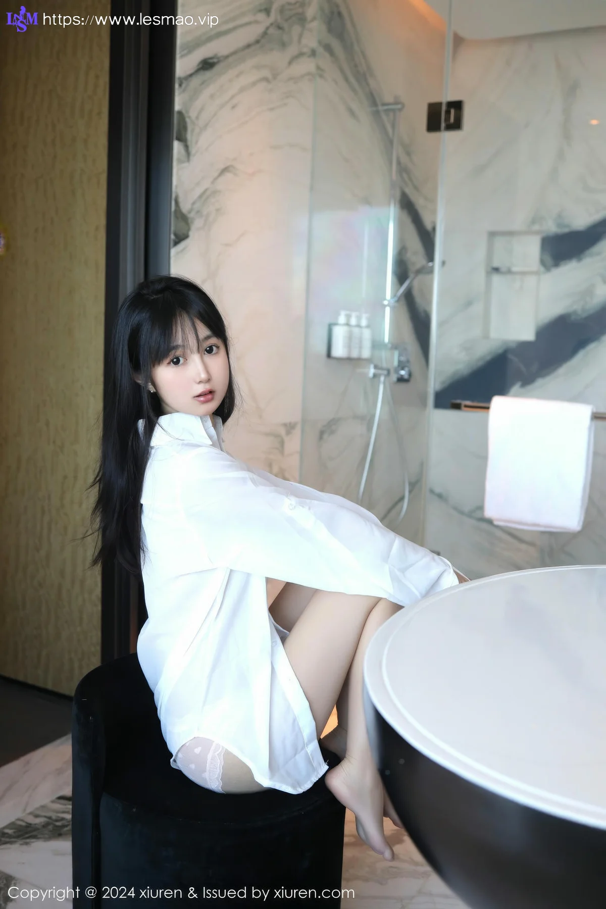 XiuRen 秀人 No.9251 林好好 首套写真白色衬衣萝莉 - 14