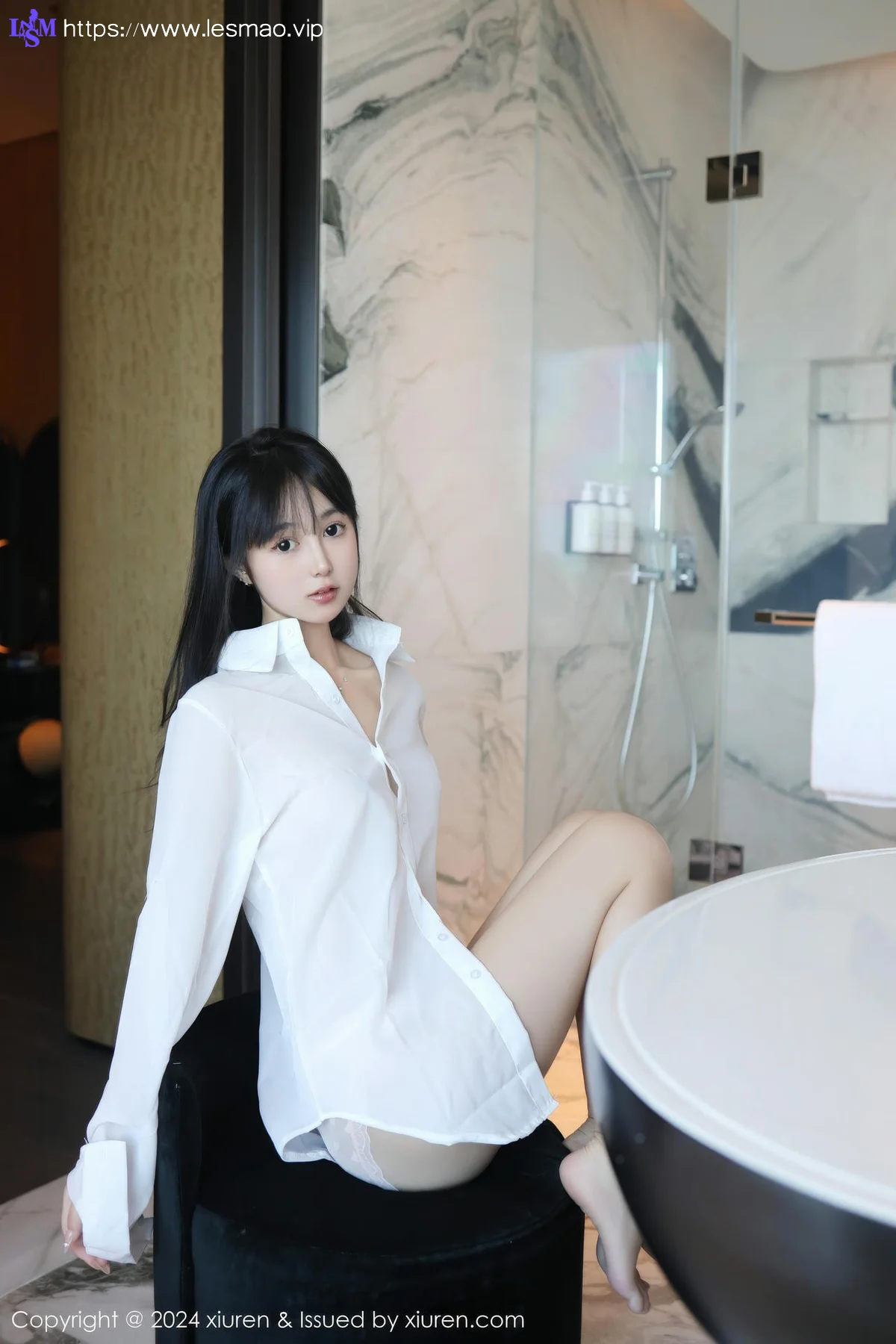 XiuRen 秀人 No.9251 林好好 首套写真白色衬衣萝莉 - 15