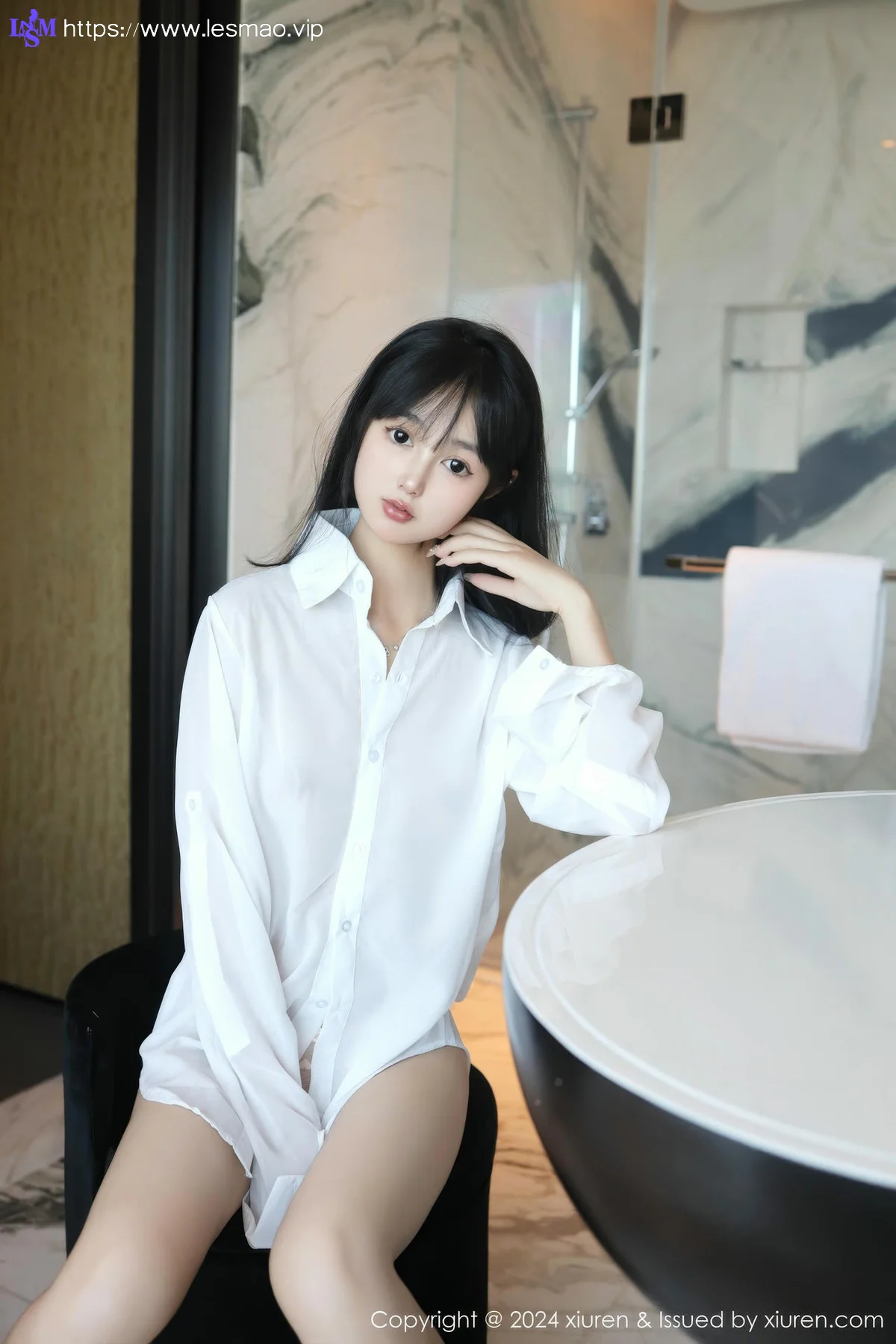 XiuRen 秀人 No.9251 林好好 首套写真白色衬衣萝莉 - 17