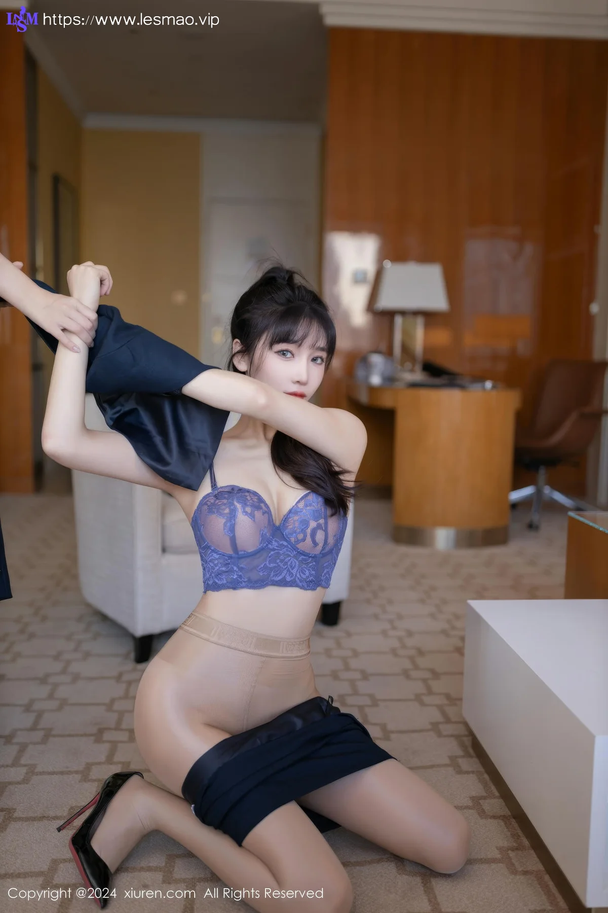 XiuRen 秀人 No.9263 陆萱萱 性感魅惑肉丝 - 33