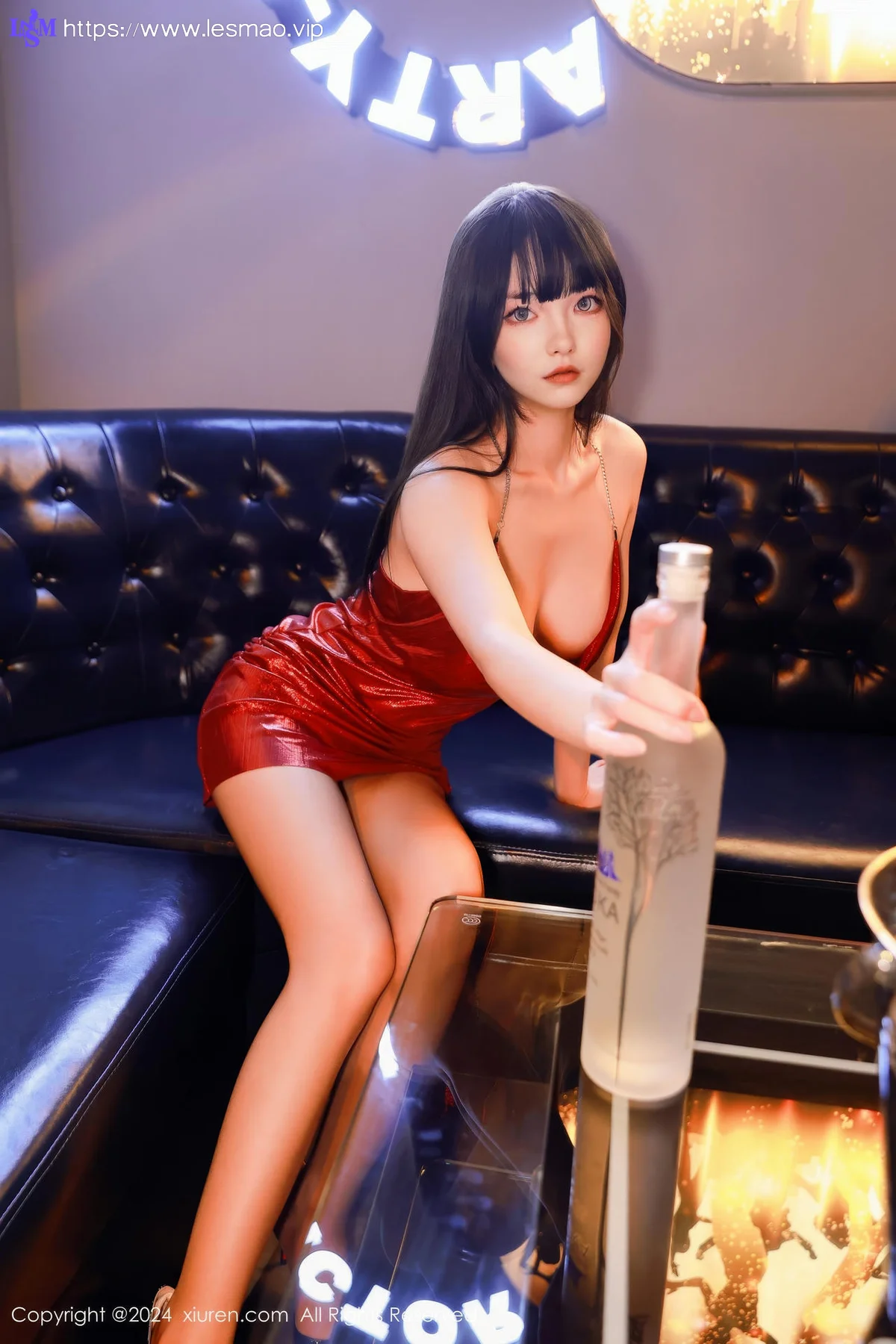 XiuRen 秀人 No.9295 叫我小猫香肩美女酒窖性感写真 - 67