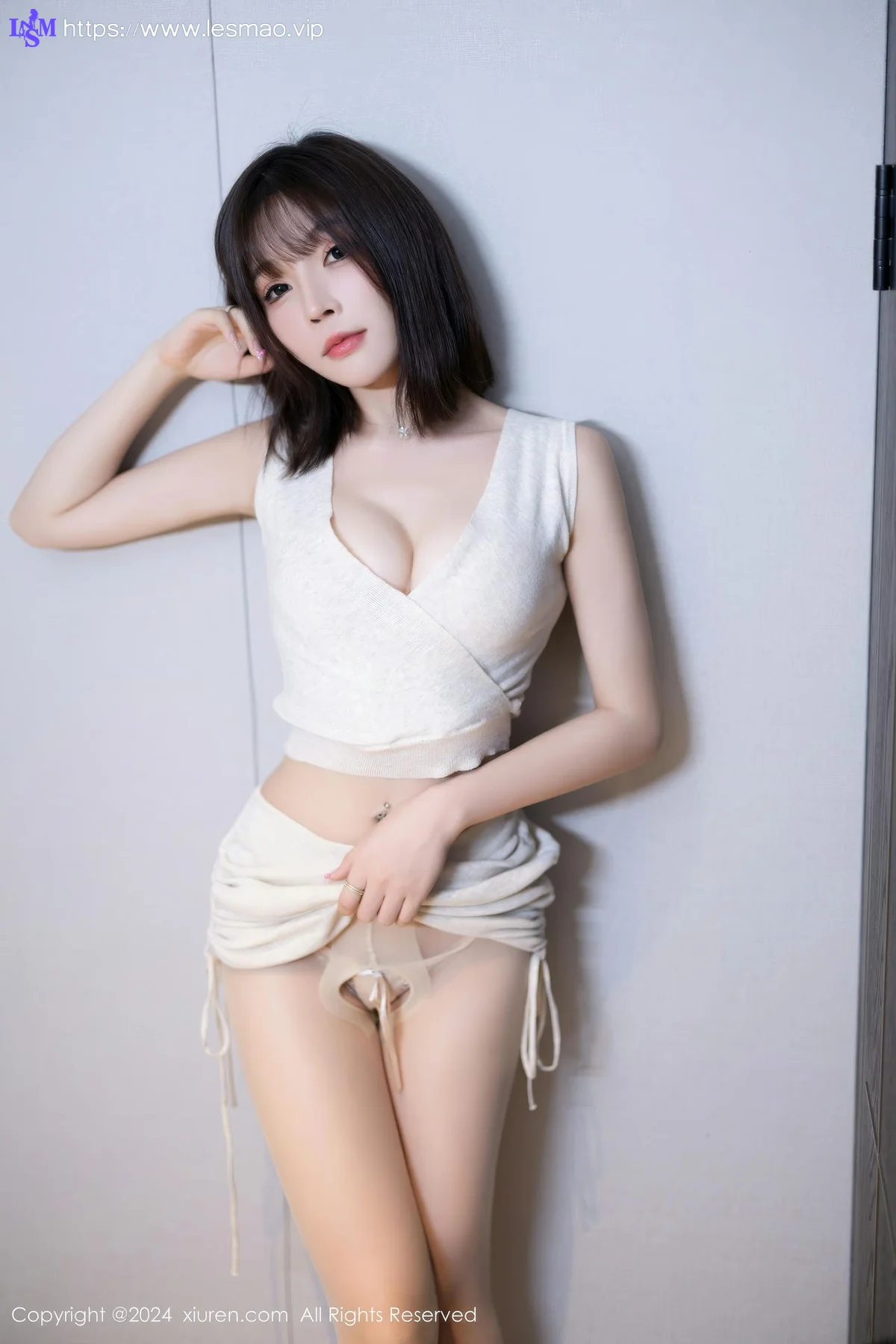 XiuRen 秀人 No.9298 徐莉芝Booty 香肩蕾丝丁字裤 - 13
