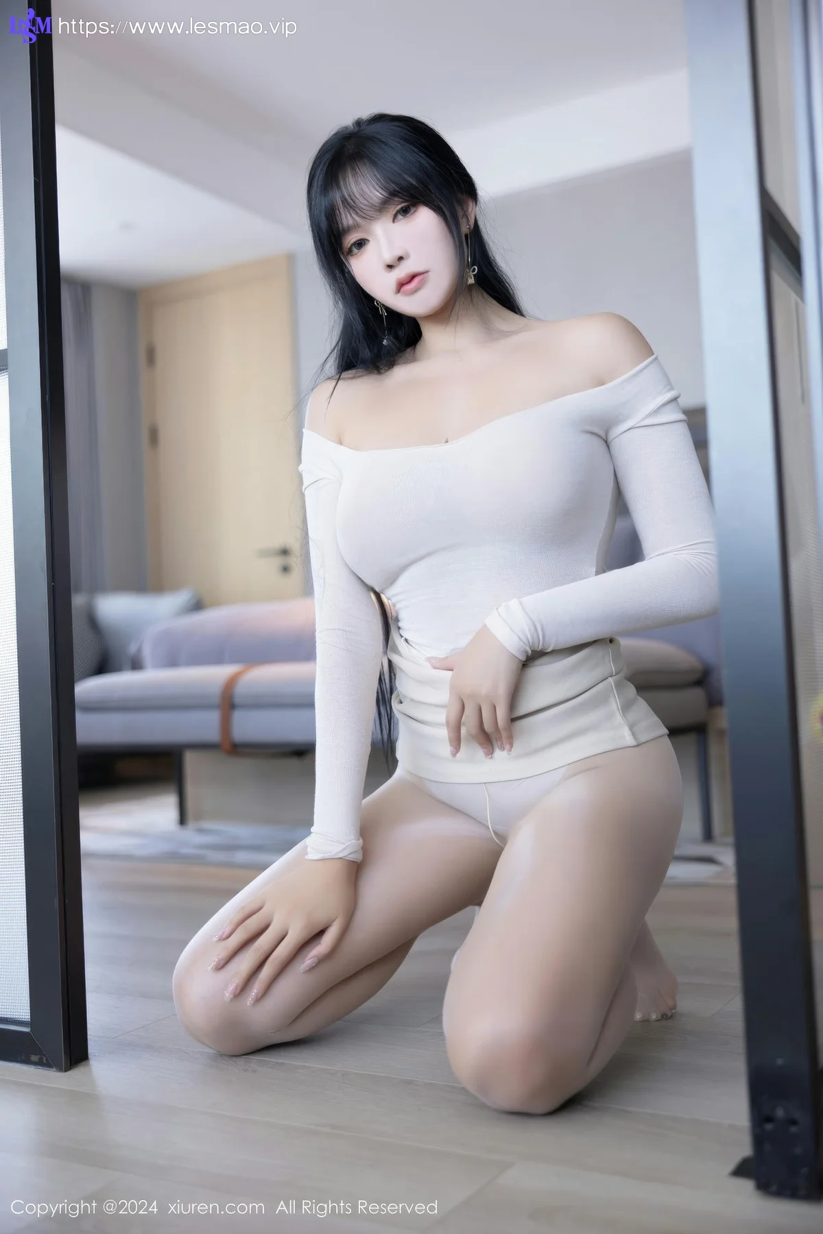 XiuRen 秀人 No.9320 娜比 美腿街拍写真 - 41