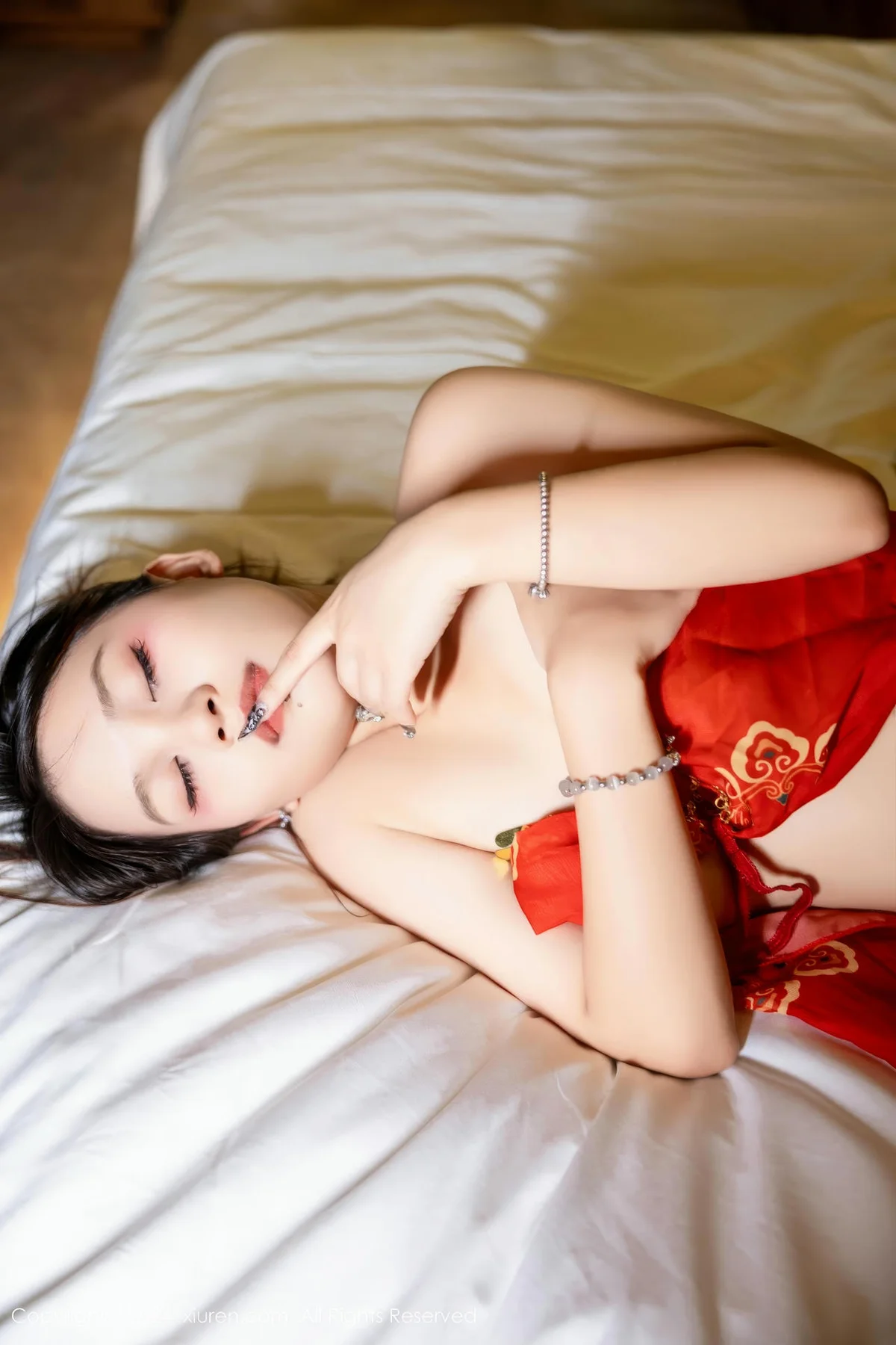 XiuRen 秀人 No.9323 吴婷婉 乳贴民族服饰 - 71