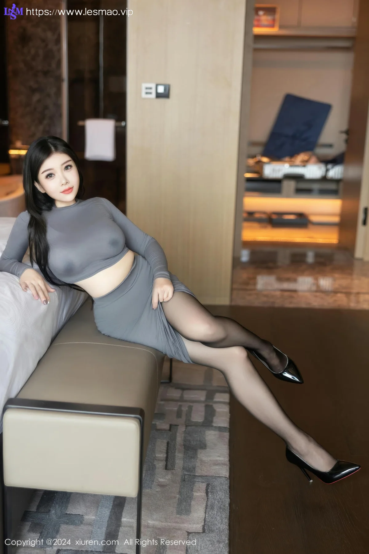 XiuRen 秀人 No.9325 白洁Bessie 美乳紧身裙 - 17