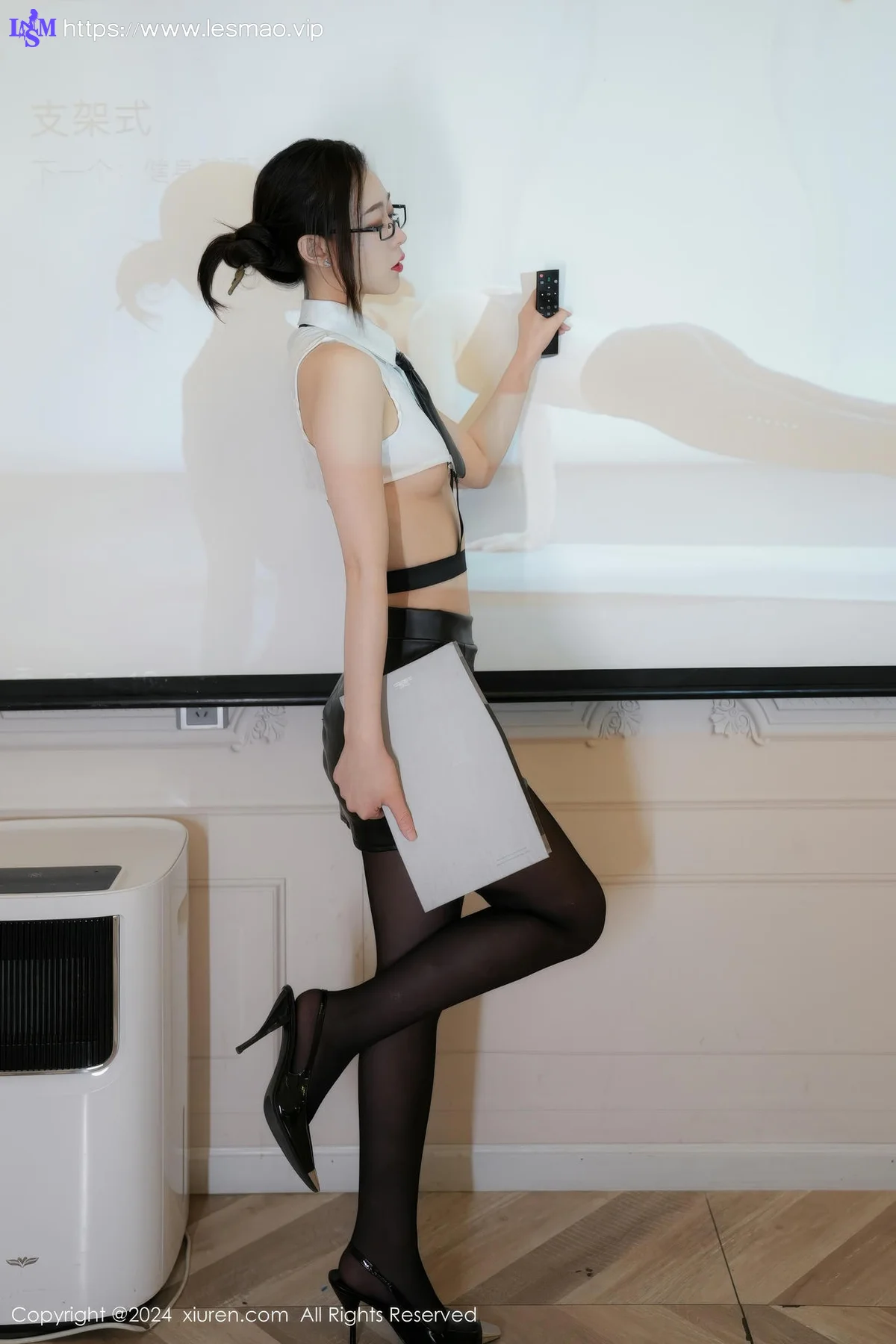 XiuRen 秀人 No.9353 糖糖 制服短裙美腿 - 11