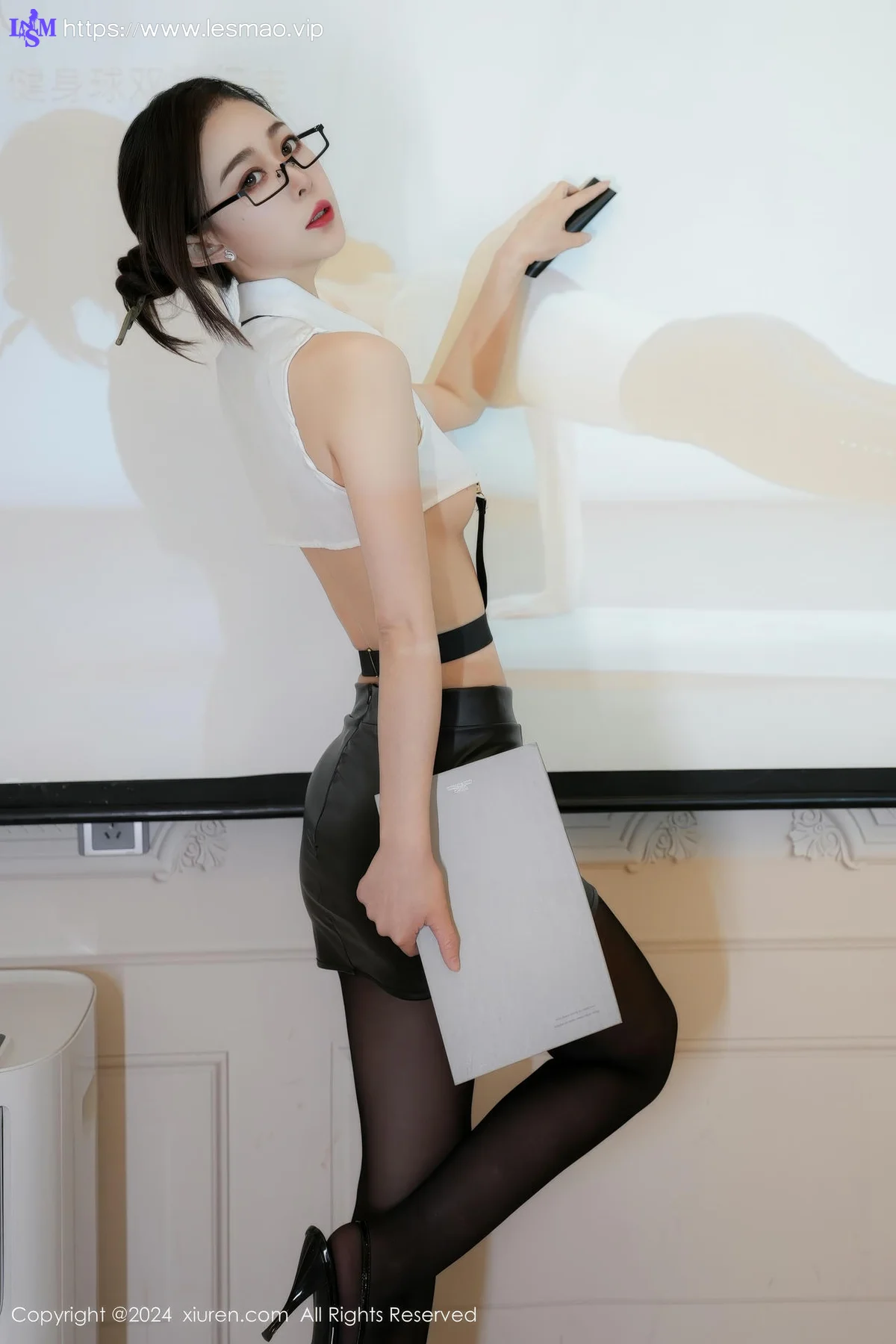 XiuRen 秀人 No.9353 糖糖 制服短裙美腿 - 12