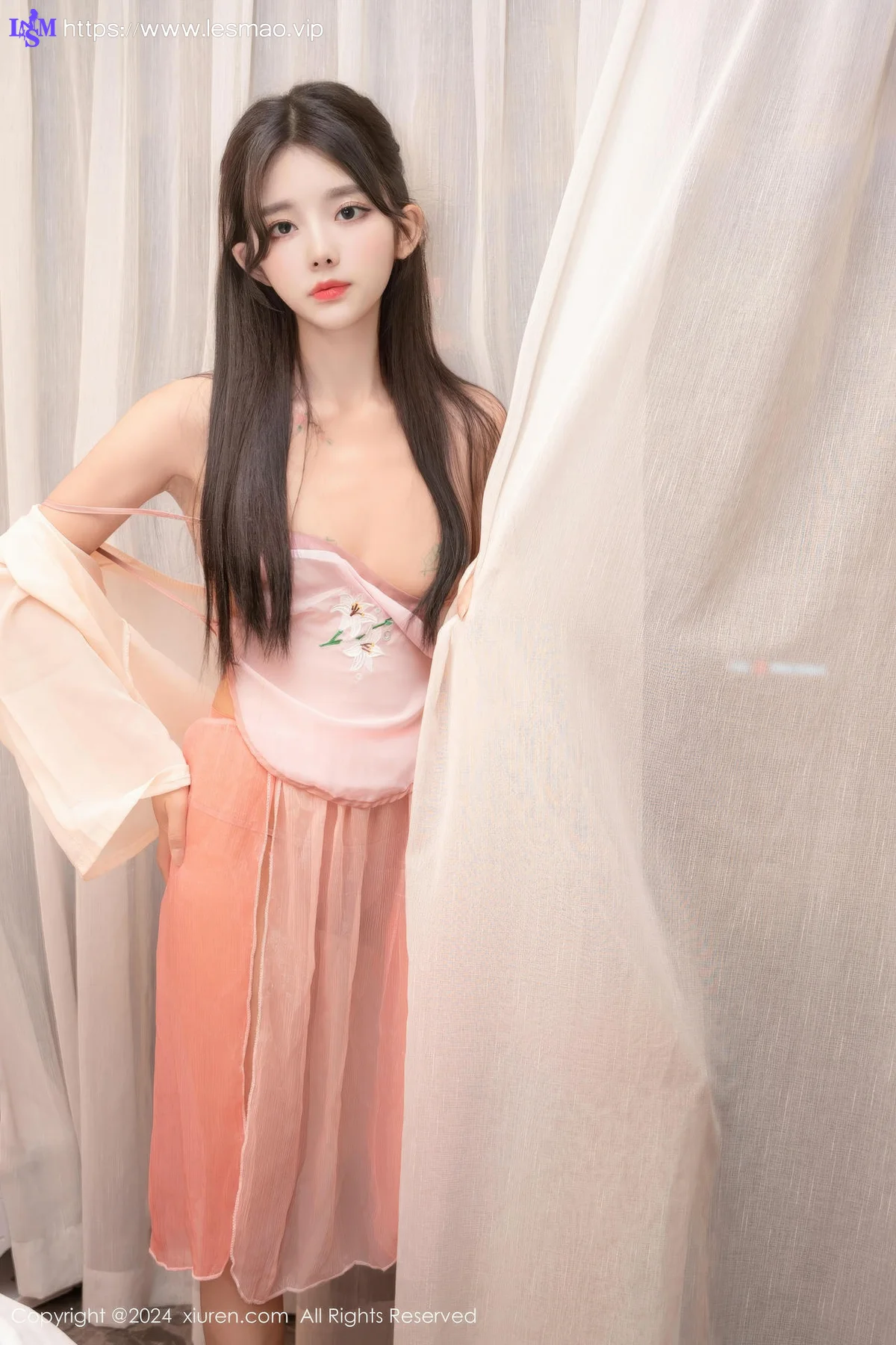 XiuRen 秀人 No.9396 美少女@ 粉嫩肚兜古装写真 - 27