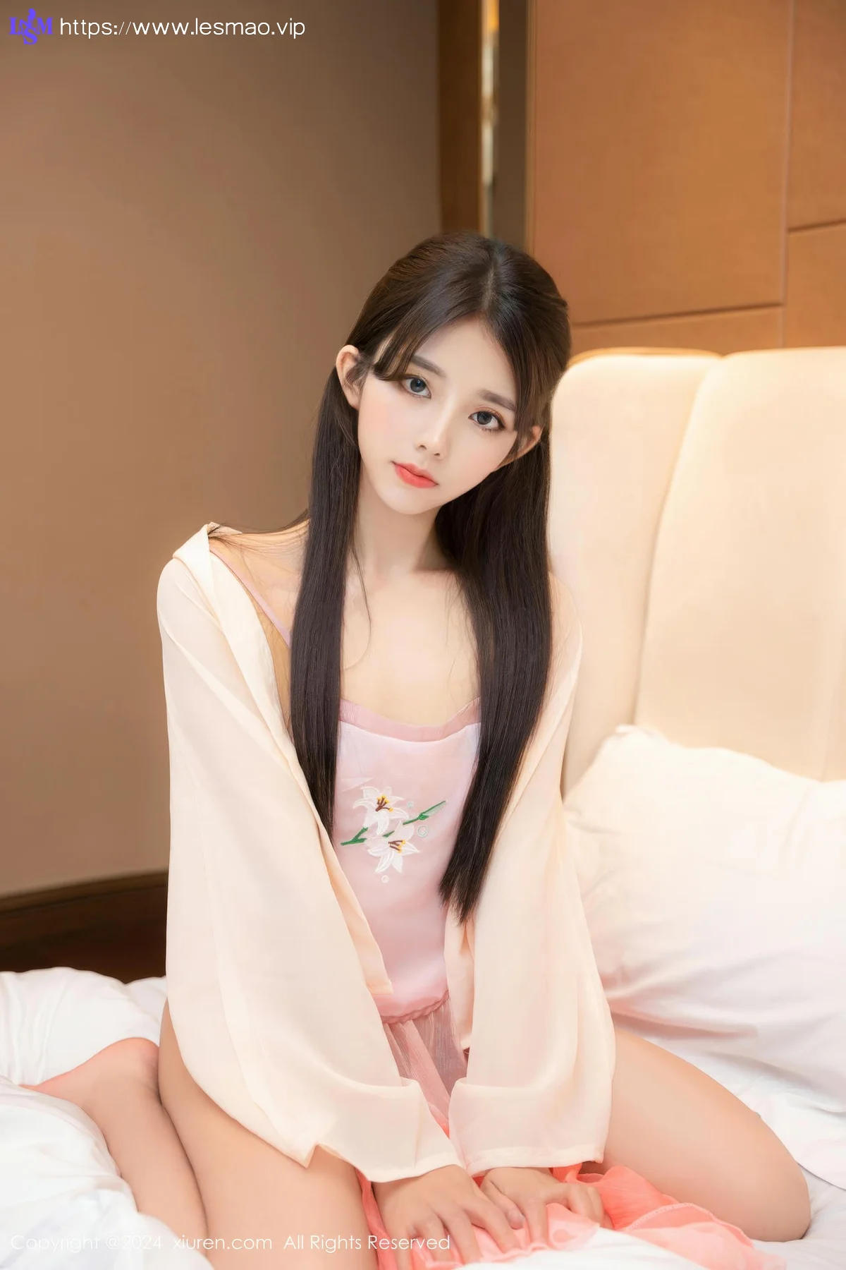 XiuRen 秀人 No.9396 美少女@ 粉嫩肚兜古装写真 - 31