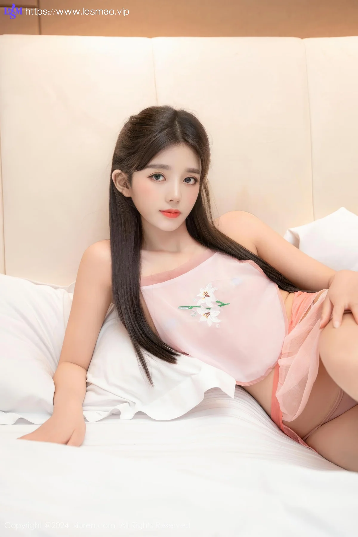 XiuRen 秀人 No.9396 美少女@ 粉嫩肚兜古装写真 - 53