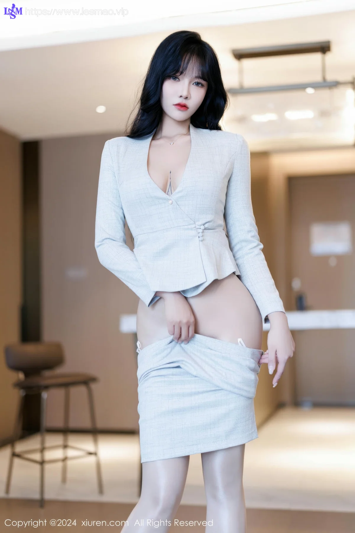 XiuRen 秀人 No.9398 娜比 低领爆乳ol制服 - 48