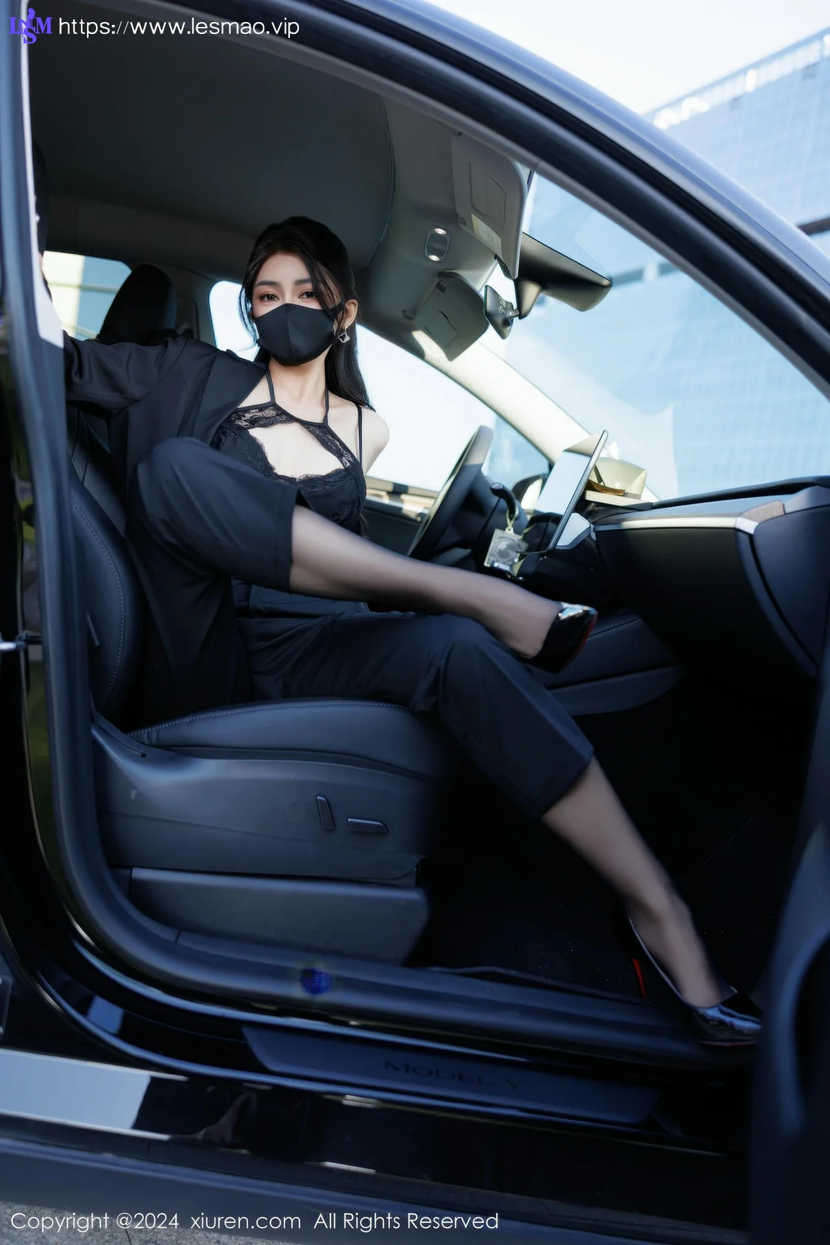 XiuRen 秀人 No.9405 凯竹Quinn爆乳黑丝ol写真 - 11