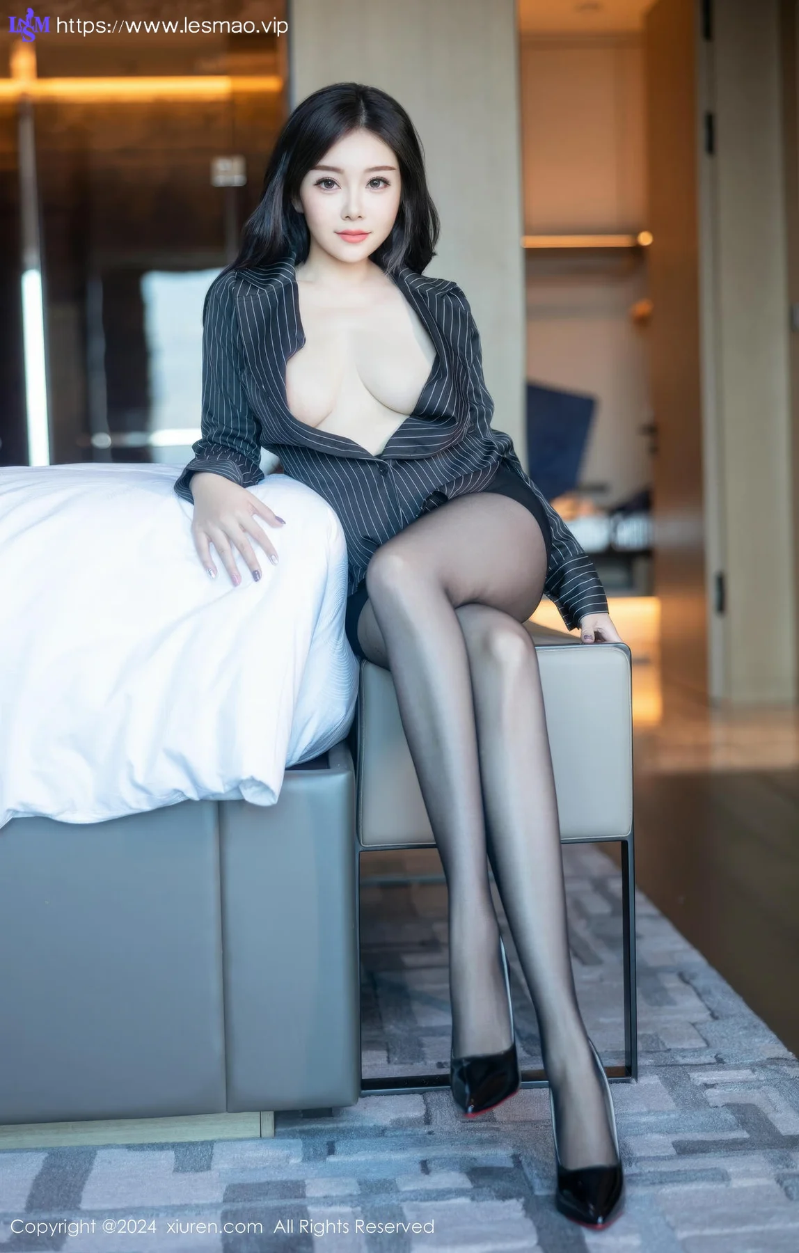 XiuRen 秀人 No.9410 白洁Bessie爆乳ol制服 - 20
