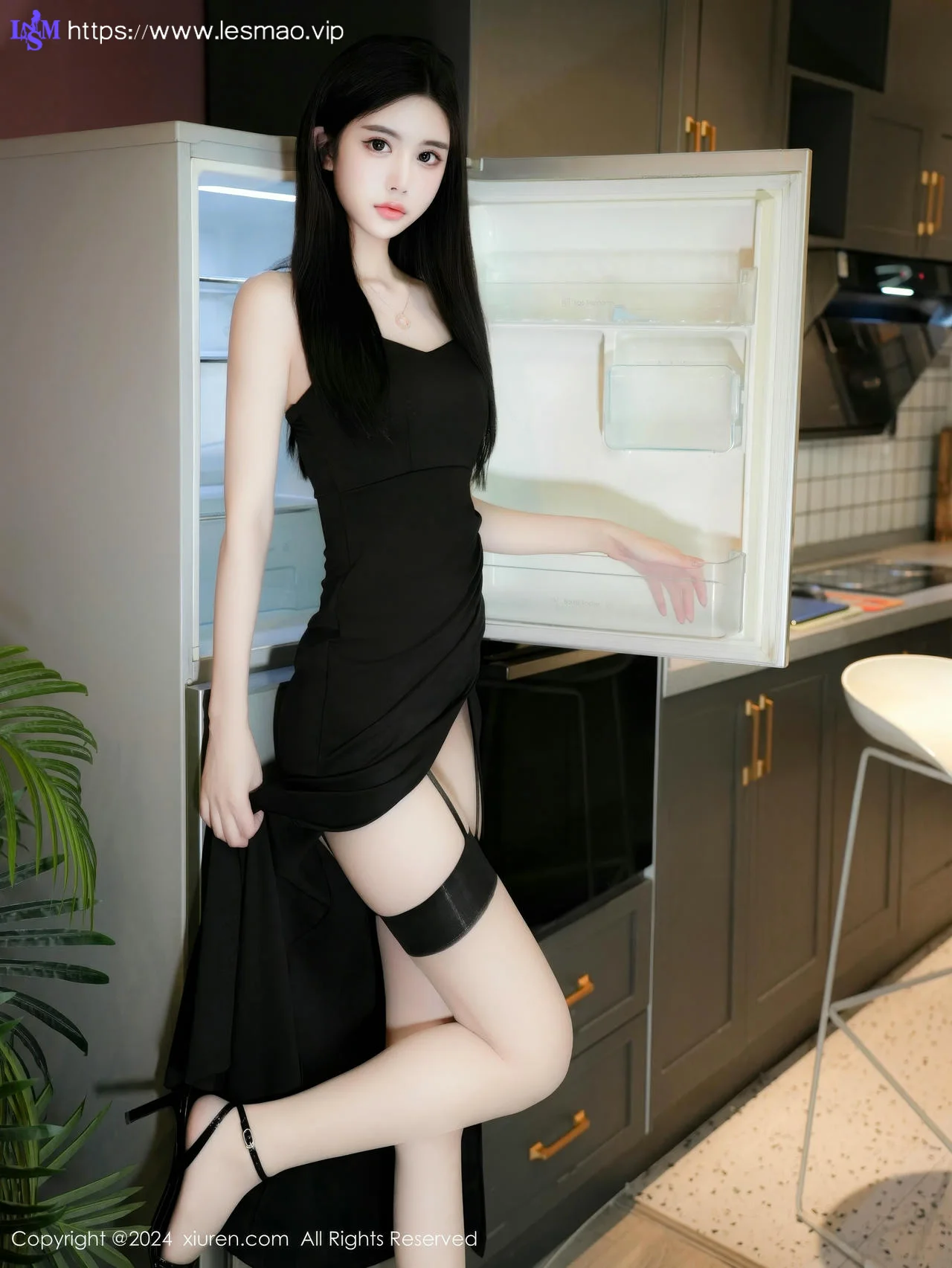 XiuRen 秀人 No.9419 Erikaki厨房吊袜美女 - 54