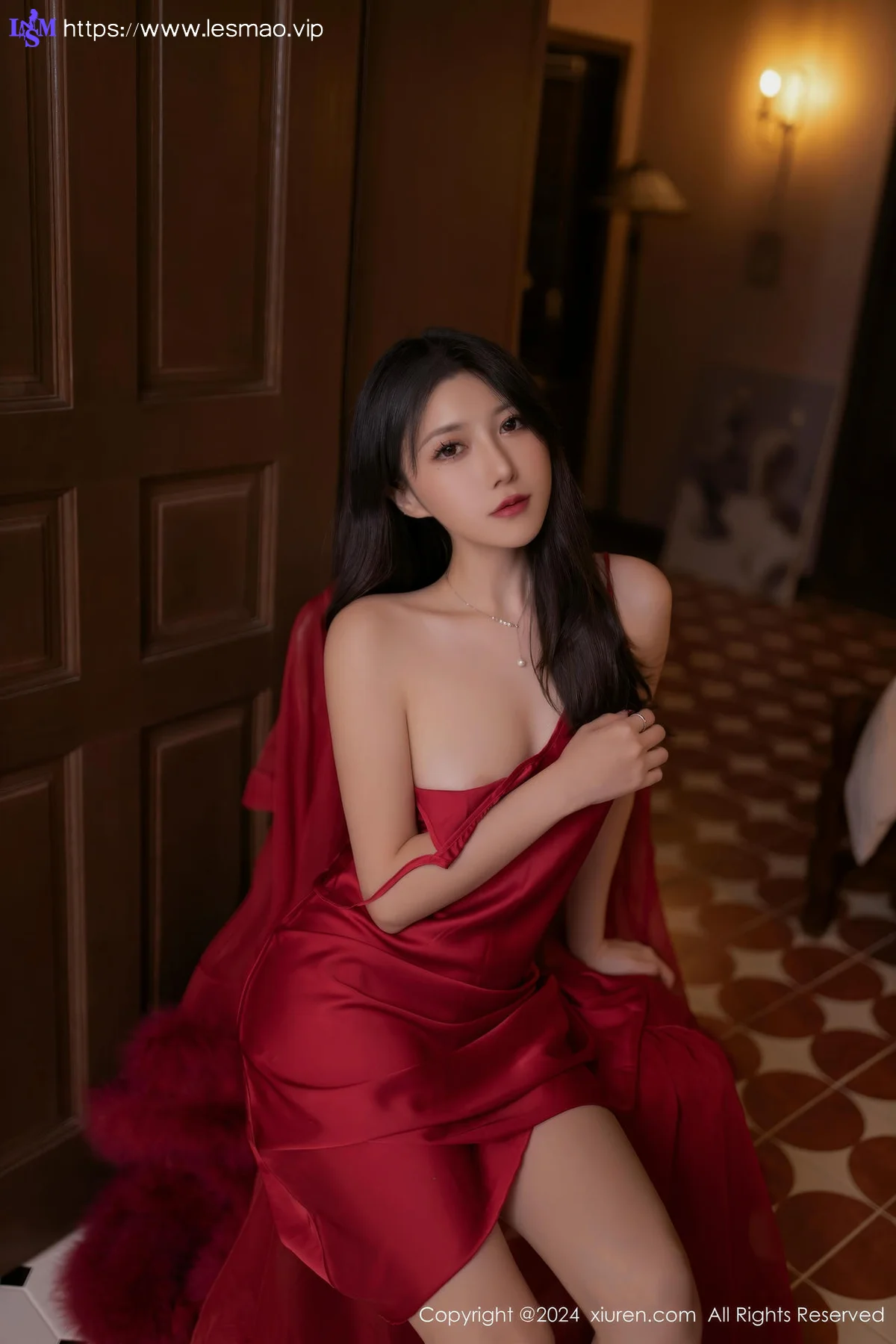 XiuRen 秀人 No.9422 鱼子酱Fish红色睡裙玉体 - 50