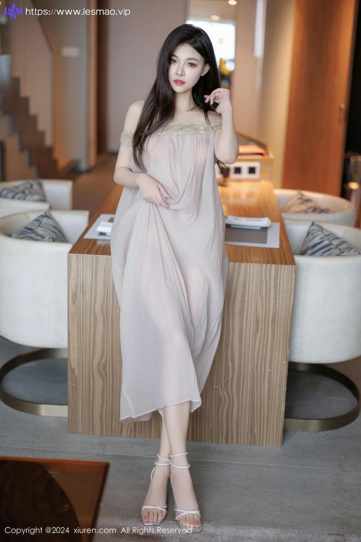 XiuRen 秀人 No.9426 初梦瑶 透视长裙绝美身材 - 18
