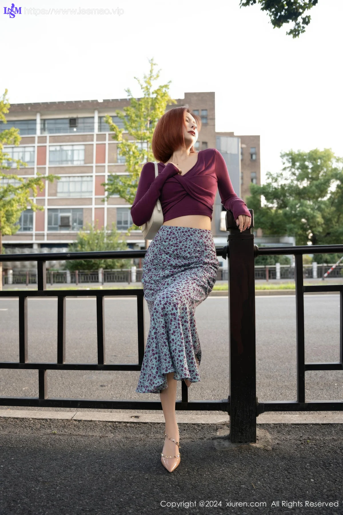 XiuRen 秀人 No.9445 白芷 短发美女街拍私房 - 11