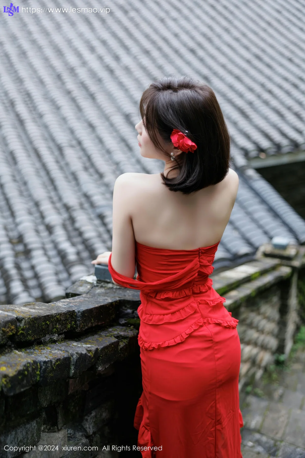 XiuRen 秀人 No.9449 徐莉芝Booty 红裙香肩美照 - 14