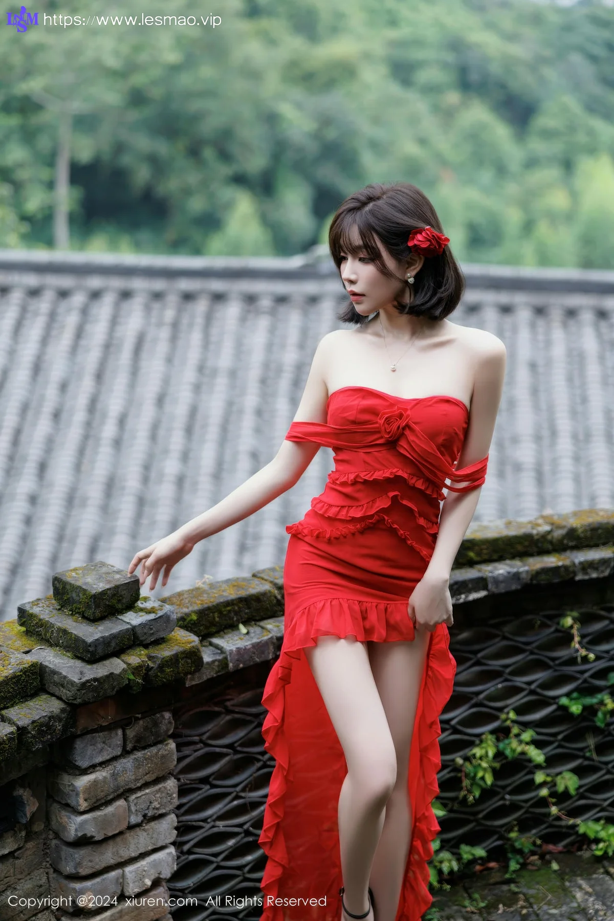 XiuRen 秀人 No.9449 徐莉芝Booty 红裙香肩美照 - 19