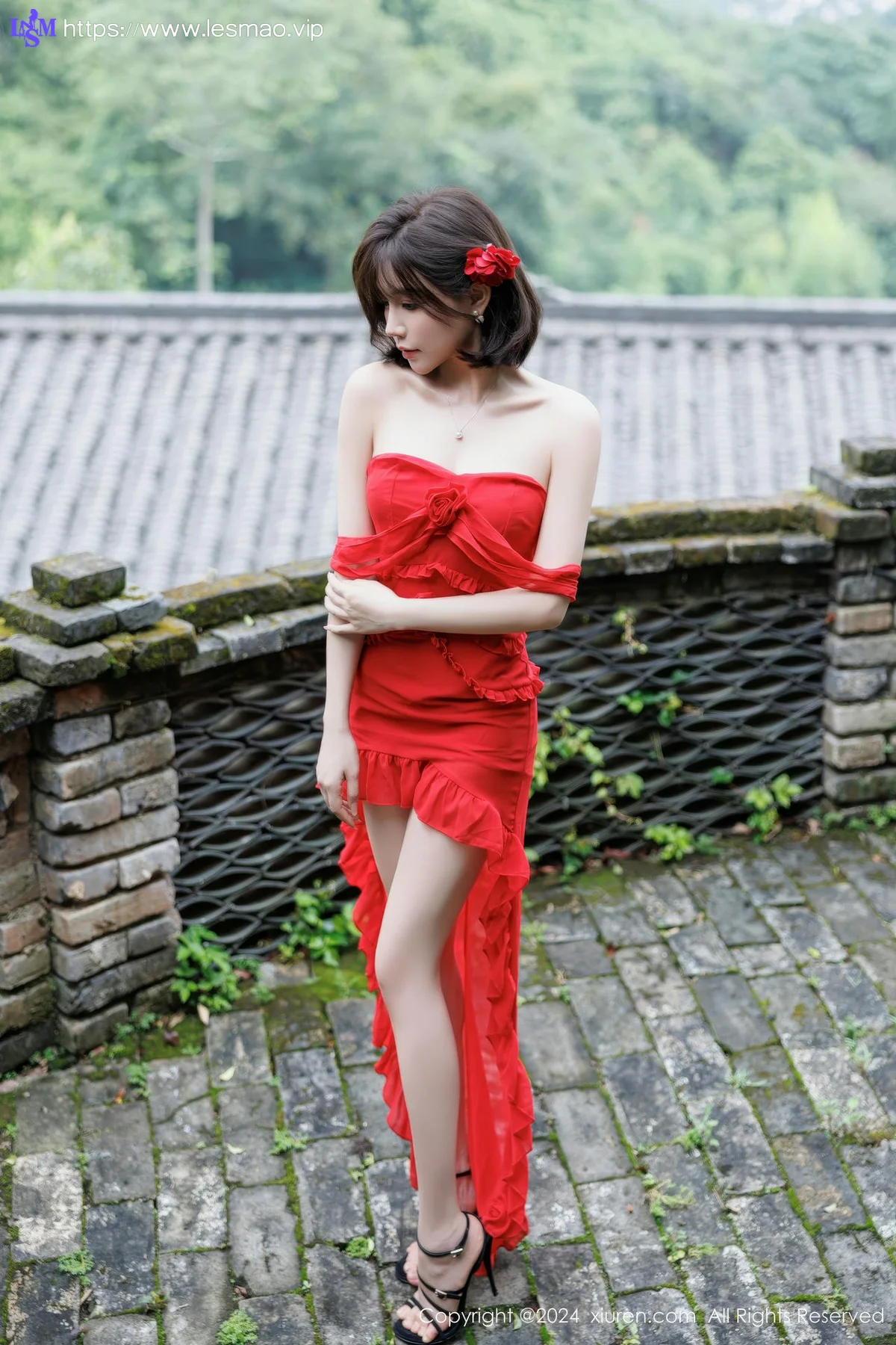 XiuRen 秀人 No.9449 徐莉芝Booty 红裙香肩美照 - 20