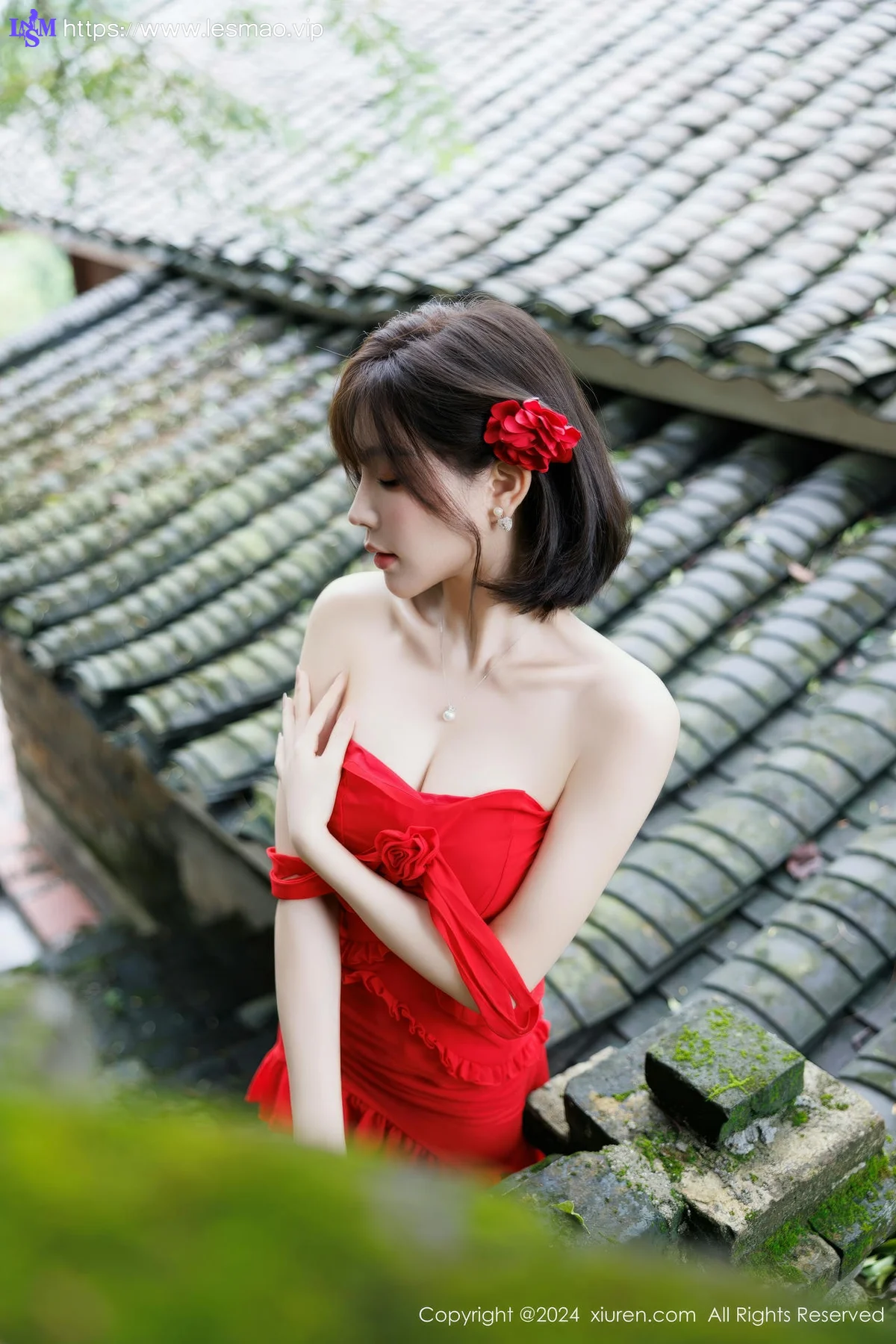 XiuRen 秀人 No.9449 徐莉芝Booty 红裙香肩美照 - 36