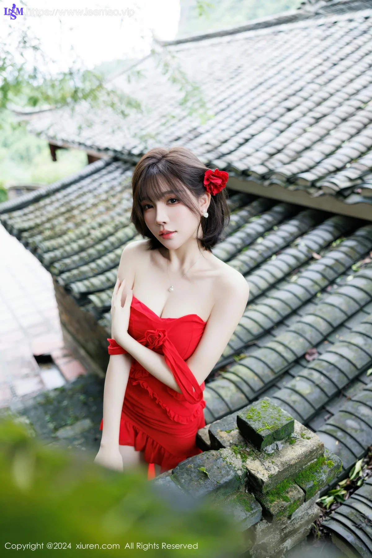 XiuRen 秀人 No.9449 徐莉芝Booty 红裙香肩美照 - 37