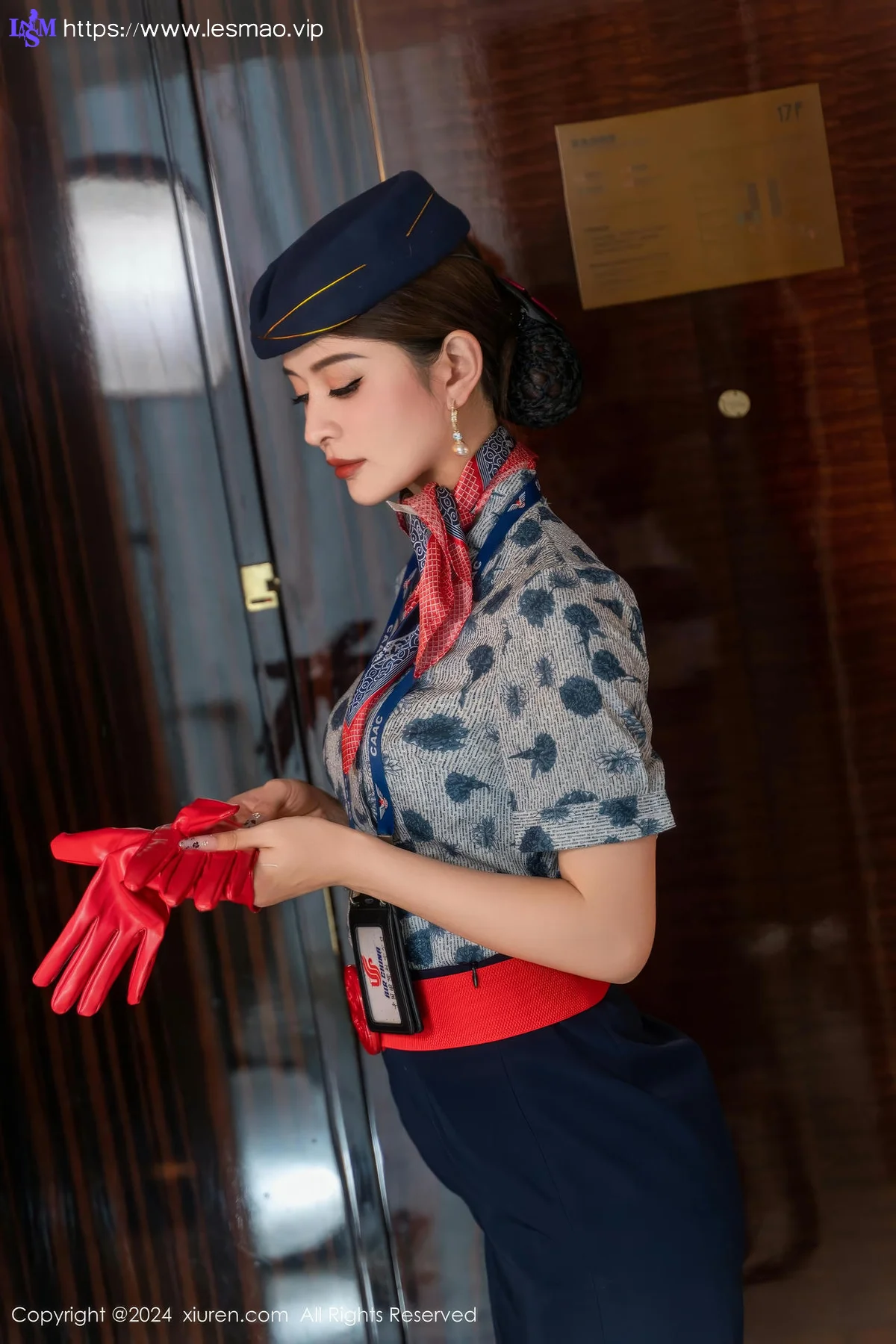 XiuRen 秀人 No.9459 灿宝 空姐制服翘臀诱惑 - 12