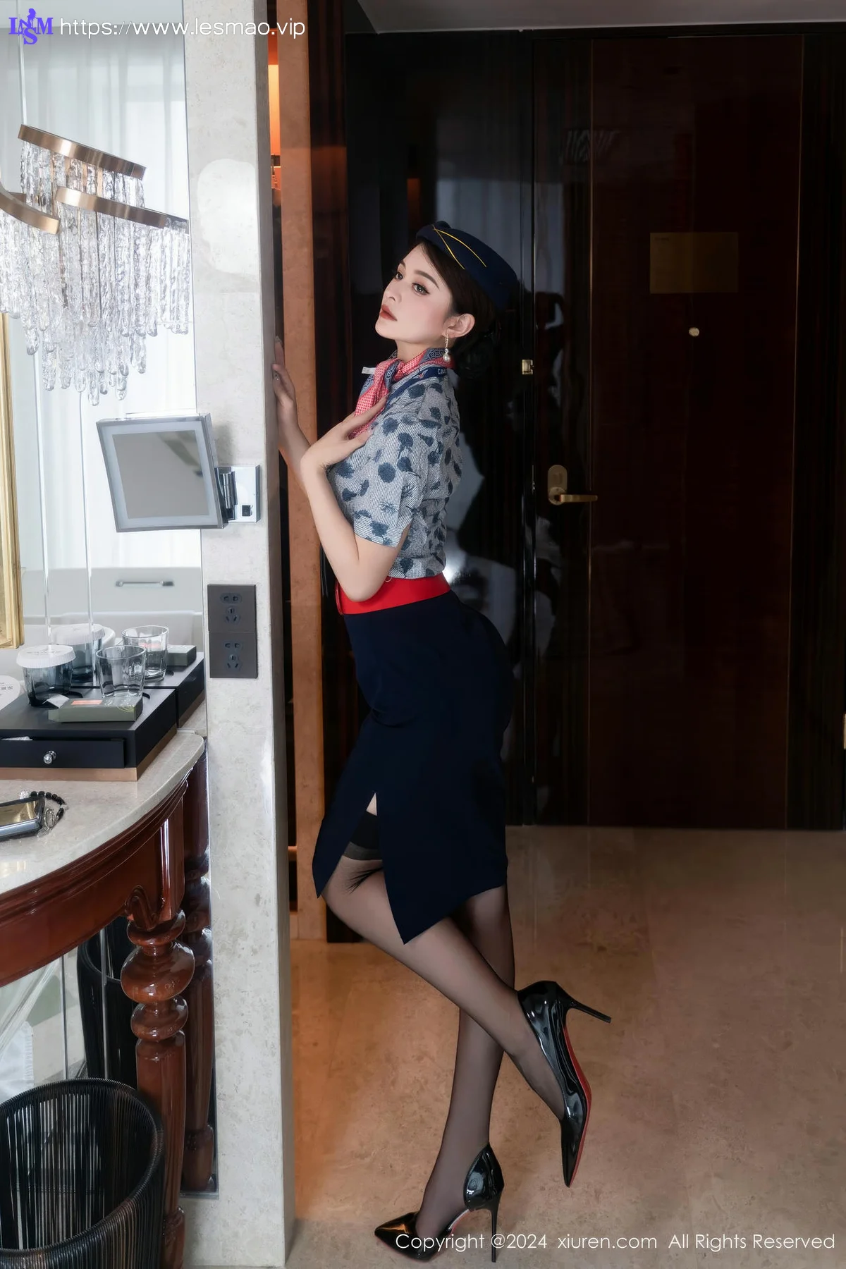 XiuRen 秀人 No.9459 灿宝 空姐制服翘臀诱惑 - 25
