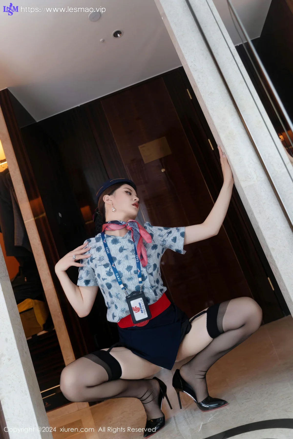 XiuRen 秀人 No.9459 灿宝 空姐制服翘臀诱惑 - 37